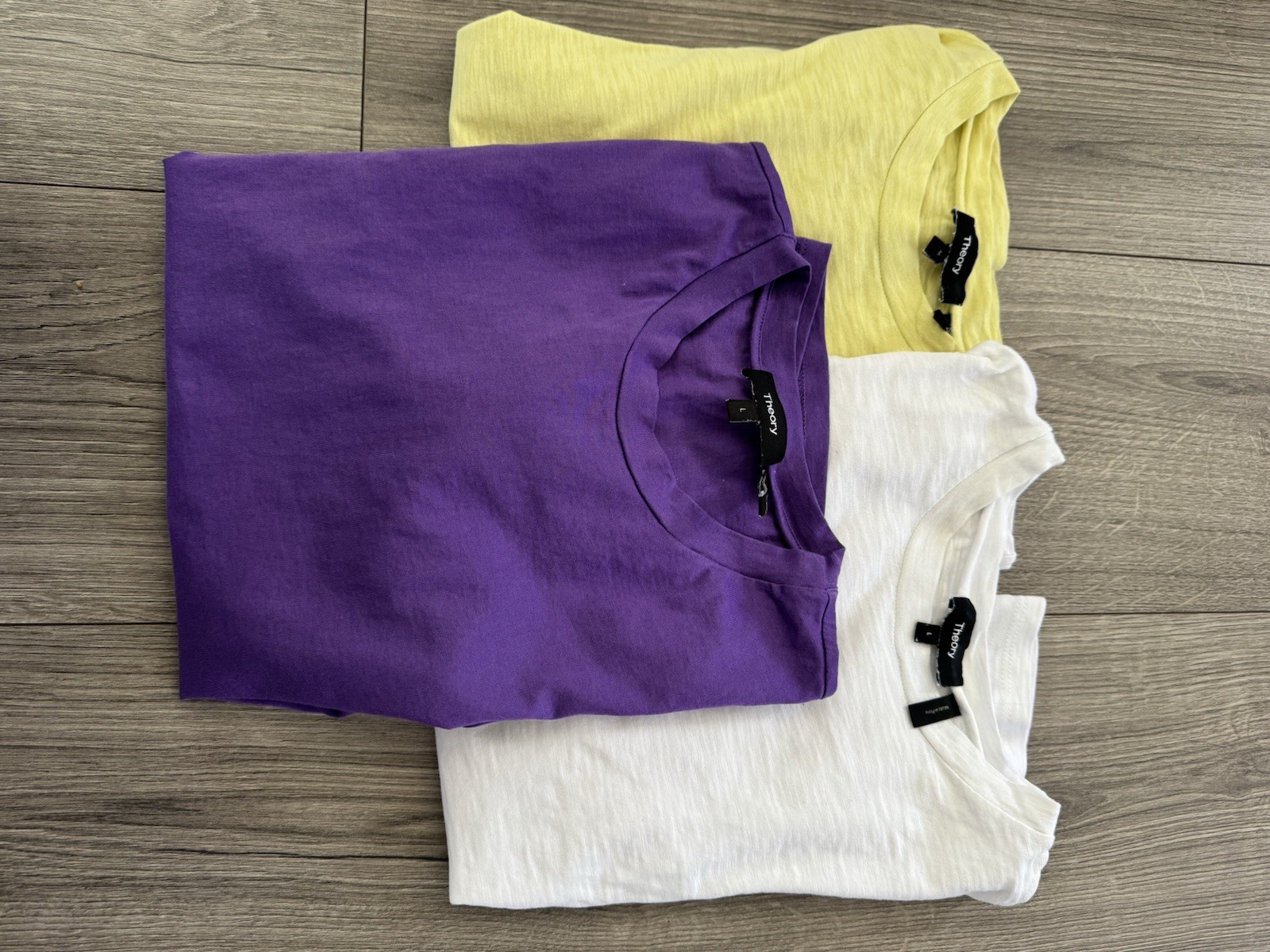 Theory Woman’s Classic T-shirt 100 % Cotton White And Purple size L Yellow M