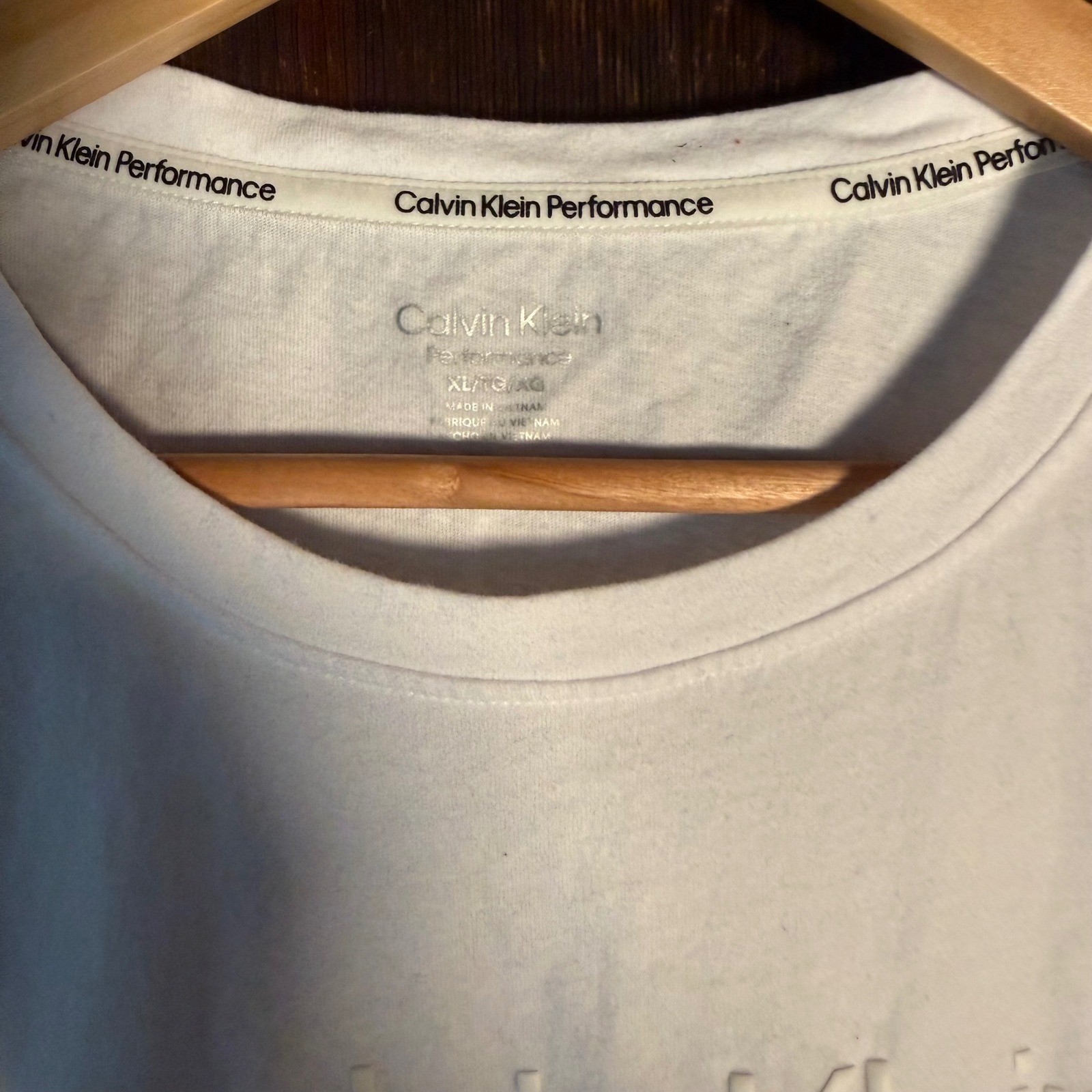 Calvin Klein Performance White Embossed Logo T-Shirt XL PFTT2068