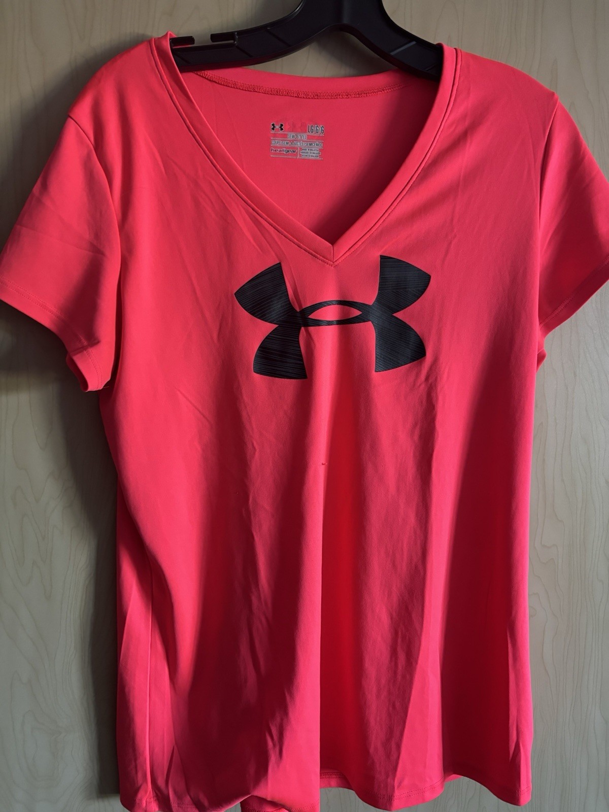 Under Armor Large Semi-fitted Heat Gear V-neck T-Shirt Dk Salmon Pink Athleisure