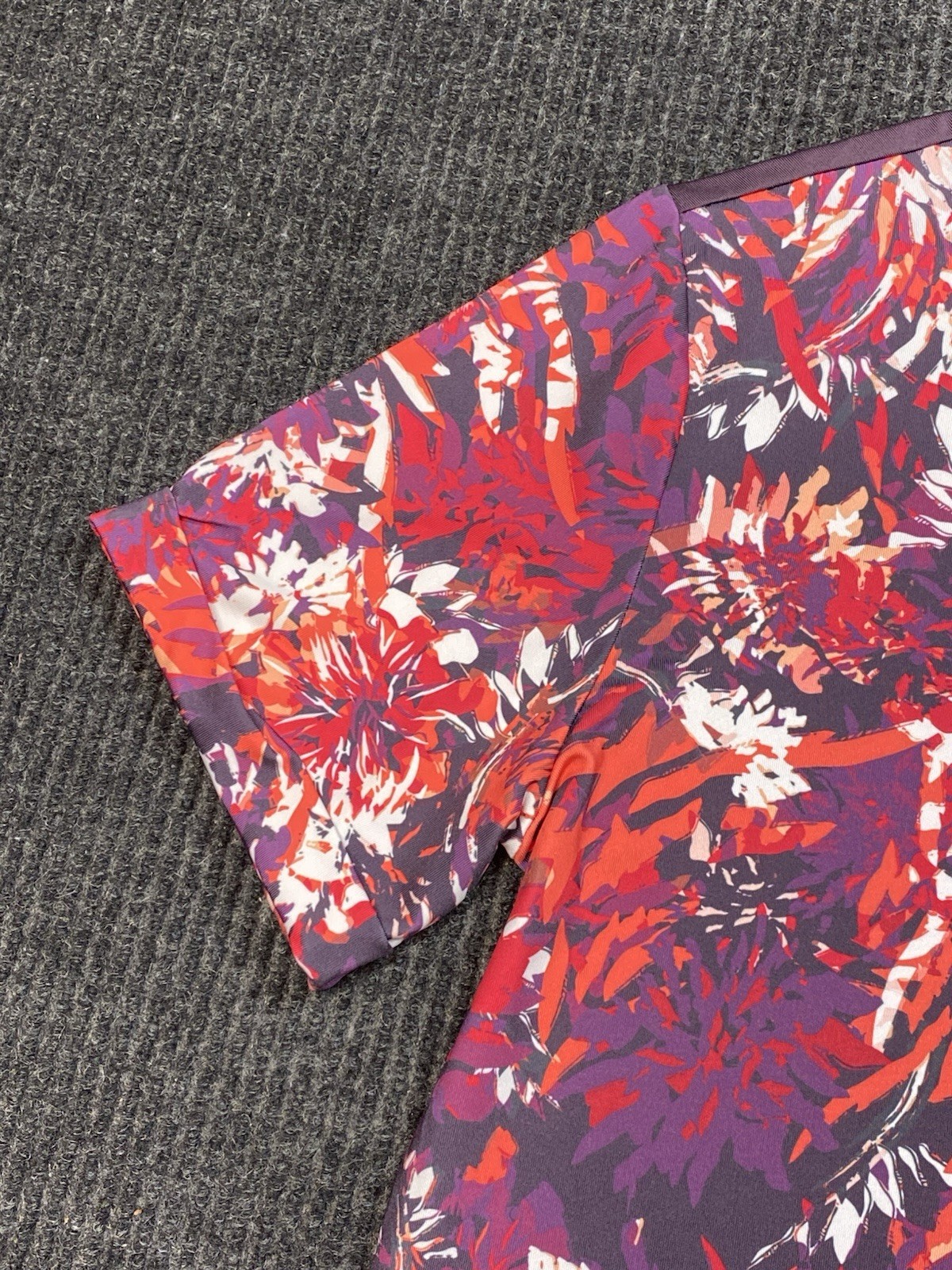 NWT Capsule Active Multi Color Purple Floral Quick Dry Moisture Wicking Womens 8