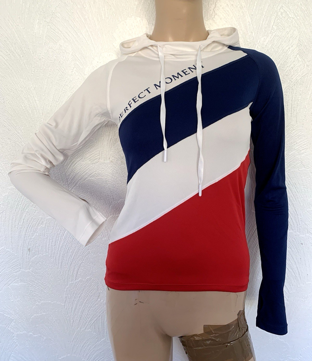 PERFECT MOMENT Women’s Hooded Base Layer Long Sleeve Top XS BNWT Ski Sports