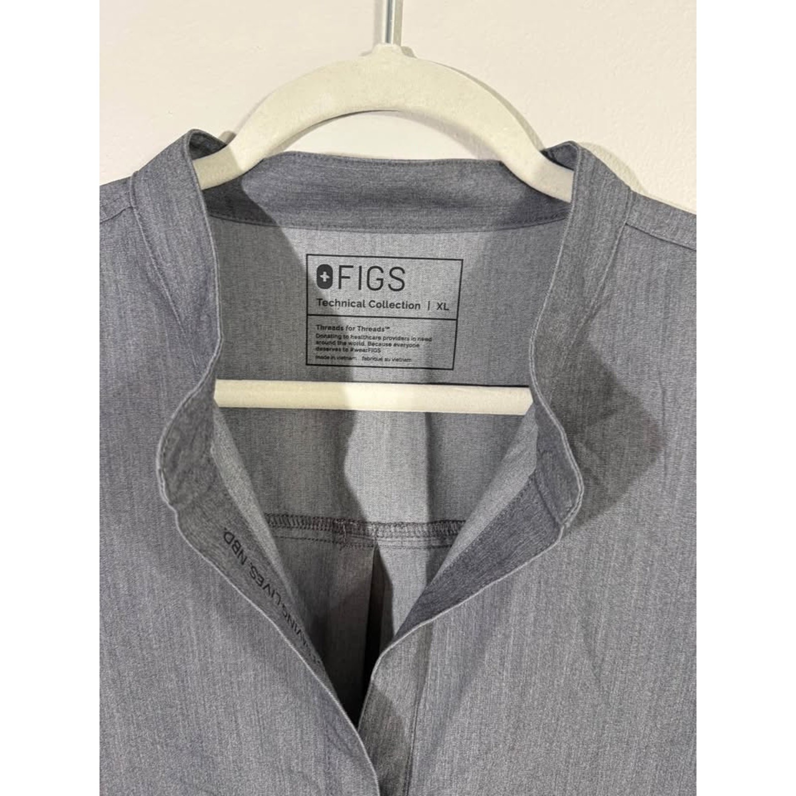 FIGS Technical Collection Scrub Top XL