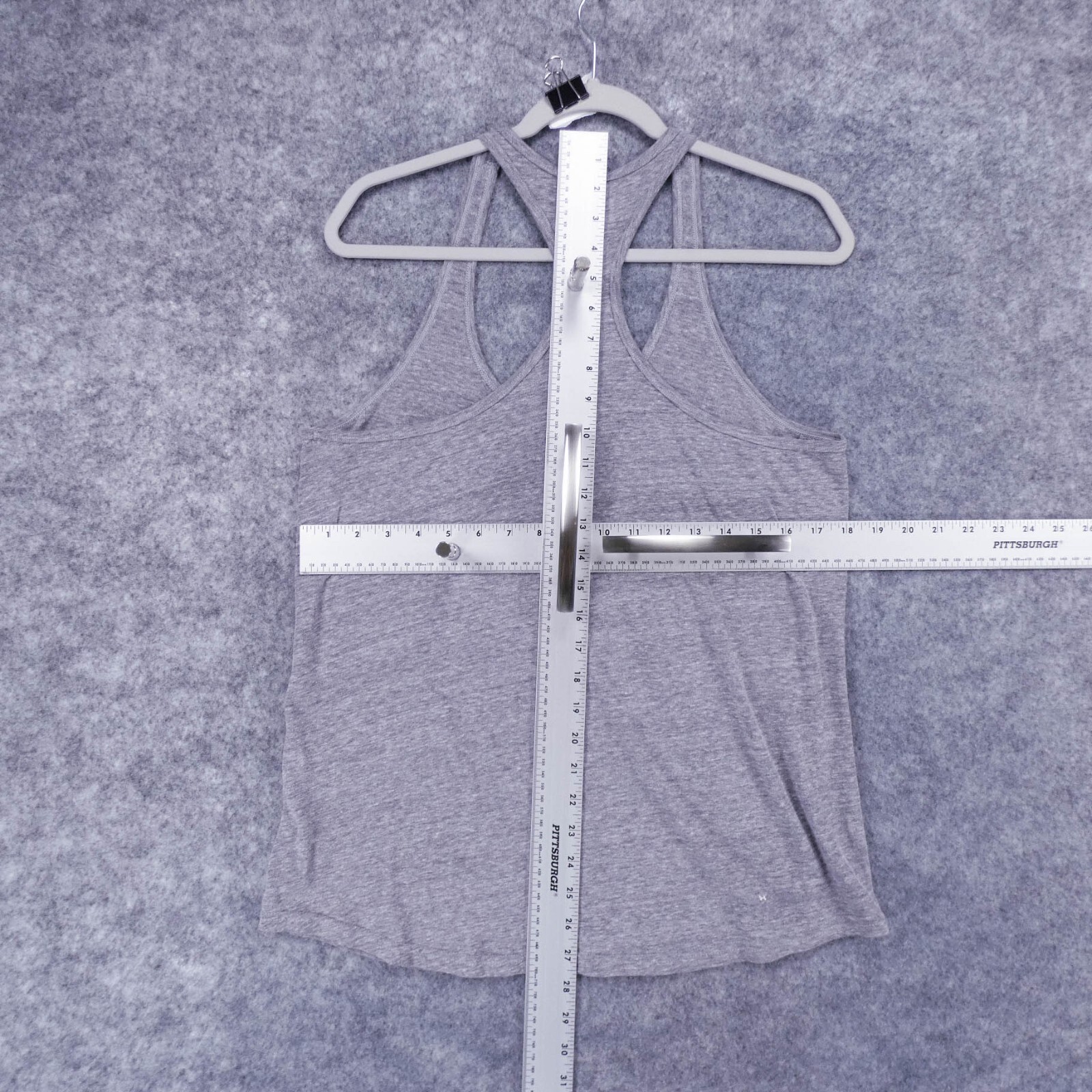Under Armour Shirt Womens Large Semi-Fitted Gray HeatGear Sleeveless Racerback