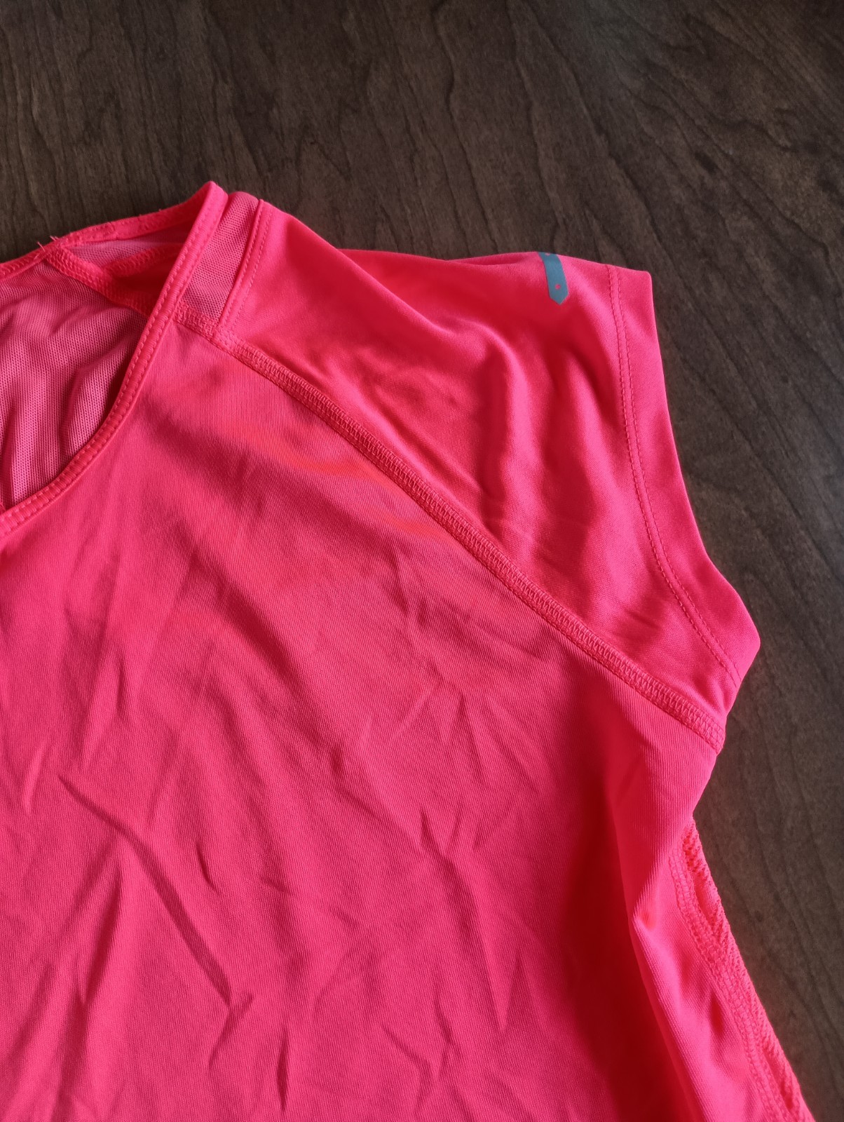 Champion Women’s Polyester Mesh Inserts Short Sleeve Activewear Shirt Medium