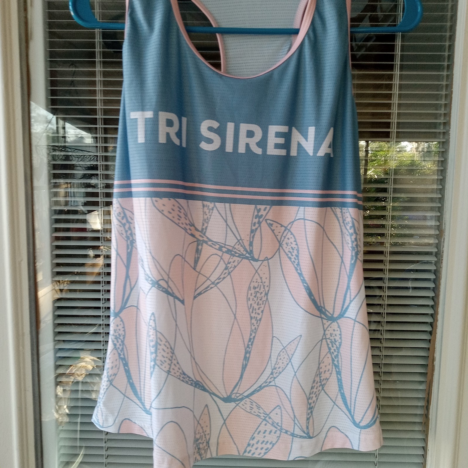 Tri Sirena Womens L Racerback Tank Shirt Blue, Pink, White Cylcling, Run Flaw