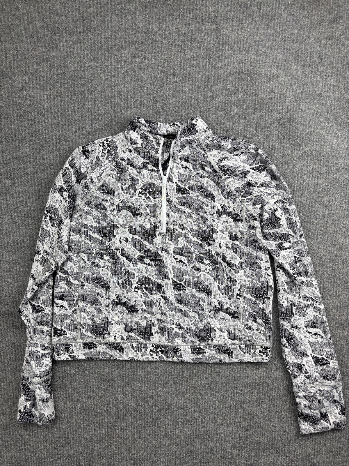 Spyder Pullover Womens Medium Gray Camo 1/4 Zip Mock Neck Long Sleeve Activewear