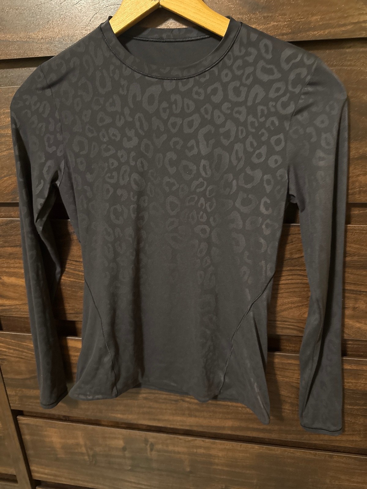 Lululemon Long Sleeve Top Tonal Leopard Print, Size Tag Missing, Est. Women’s 2