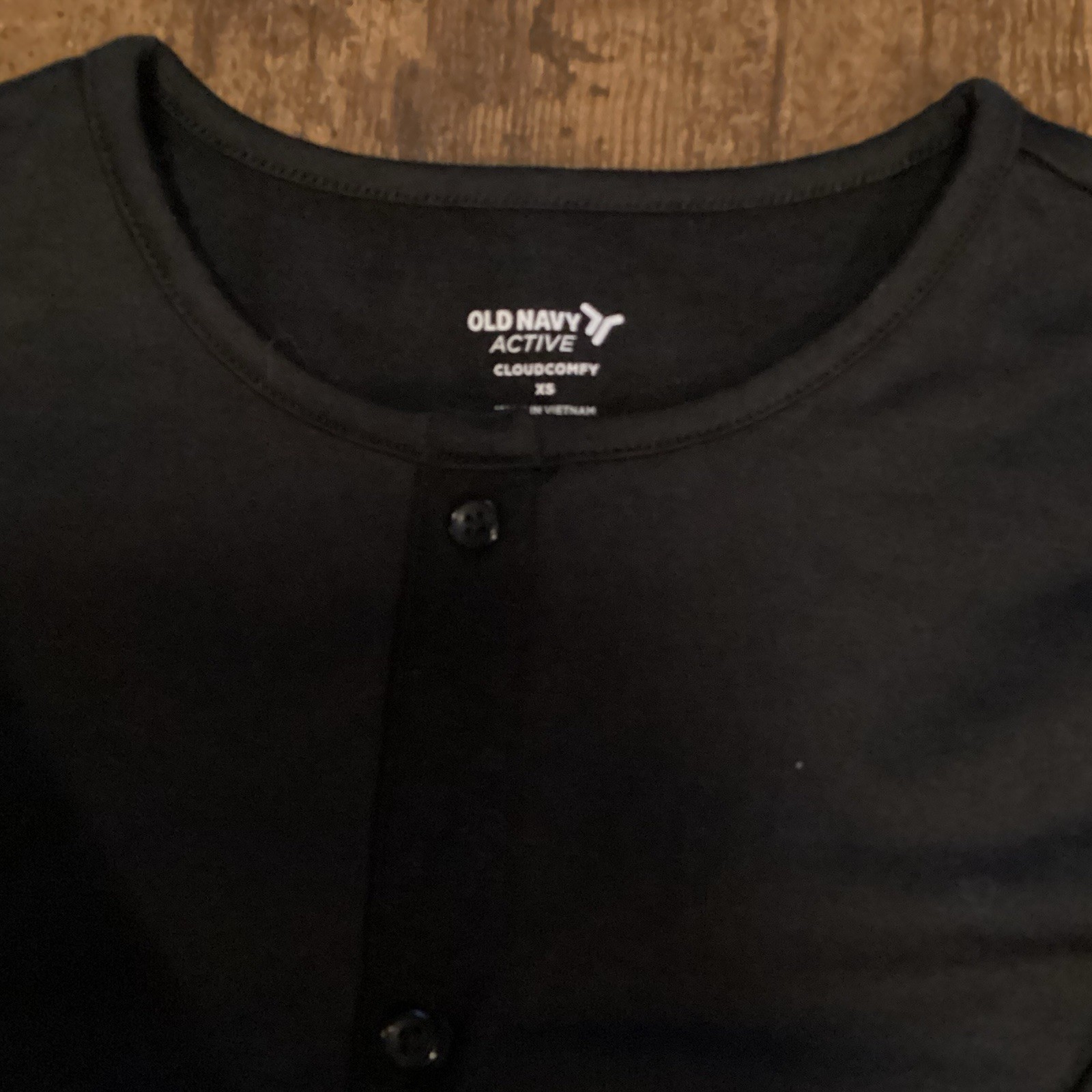 Old Navy Active Cloudcomfy Black XS Crew Neck Long Sleeve Stretch Button Top