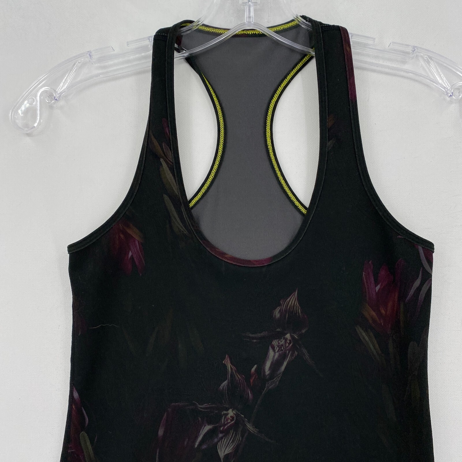 Lululemon Womens Fitted Racer Back Tank Top Size 4-6 Multi Floral Scoop Neck