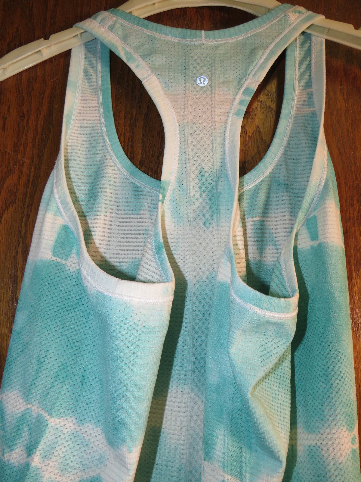Lululemon 10 Run Swiftly Tech Racerback Tank Heathered Tranquil Blue Tie Dye EUC