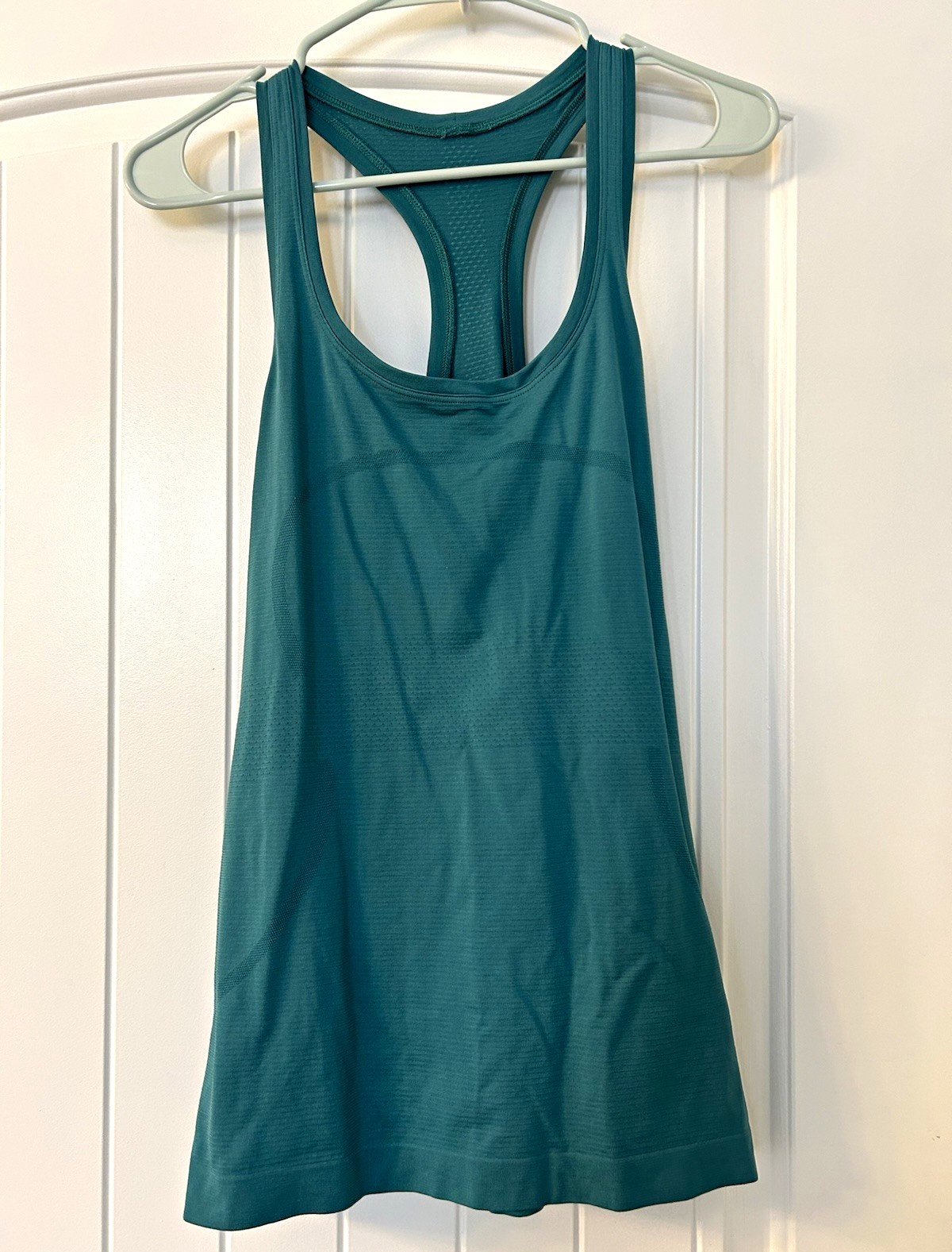 Lululemon Women’s Green Swiftly Tech Tank Top 12 Scoop Neck Hip Length