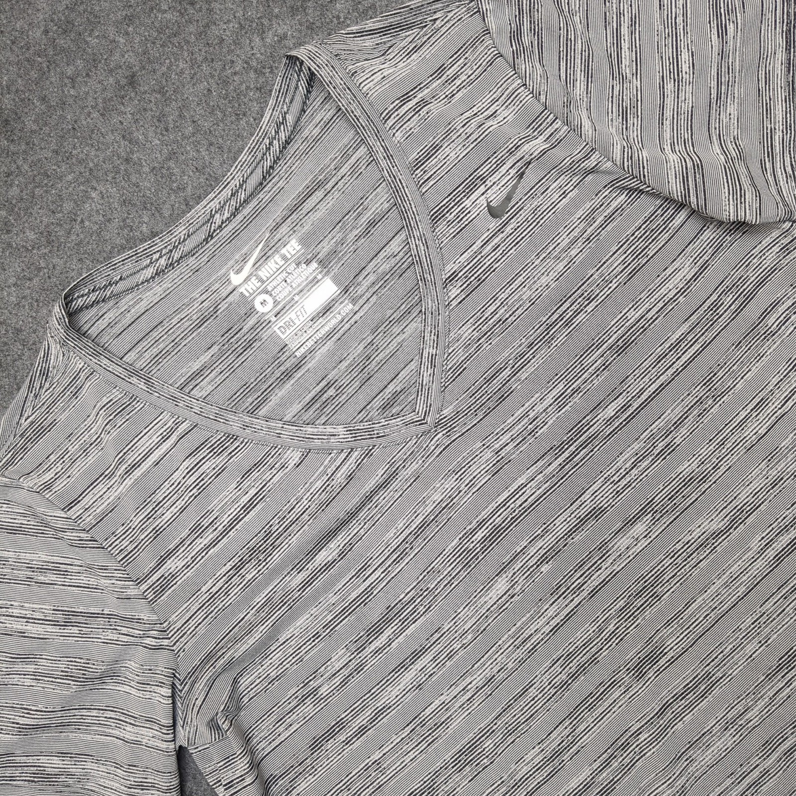 Nike Dri Fit Athletic Cut T Shirt Mens Medium Gray Heathered V Neck Short Sleeve