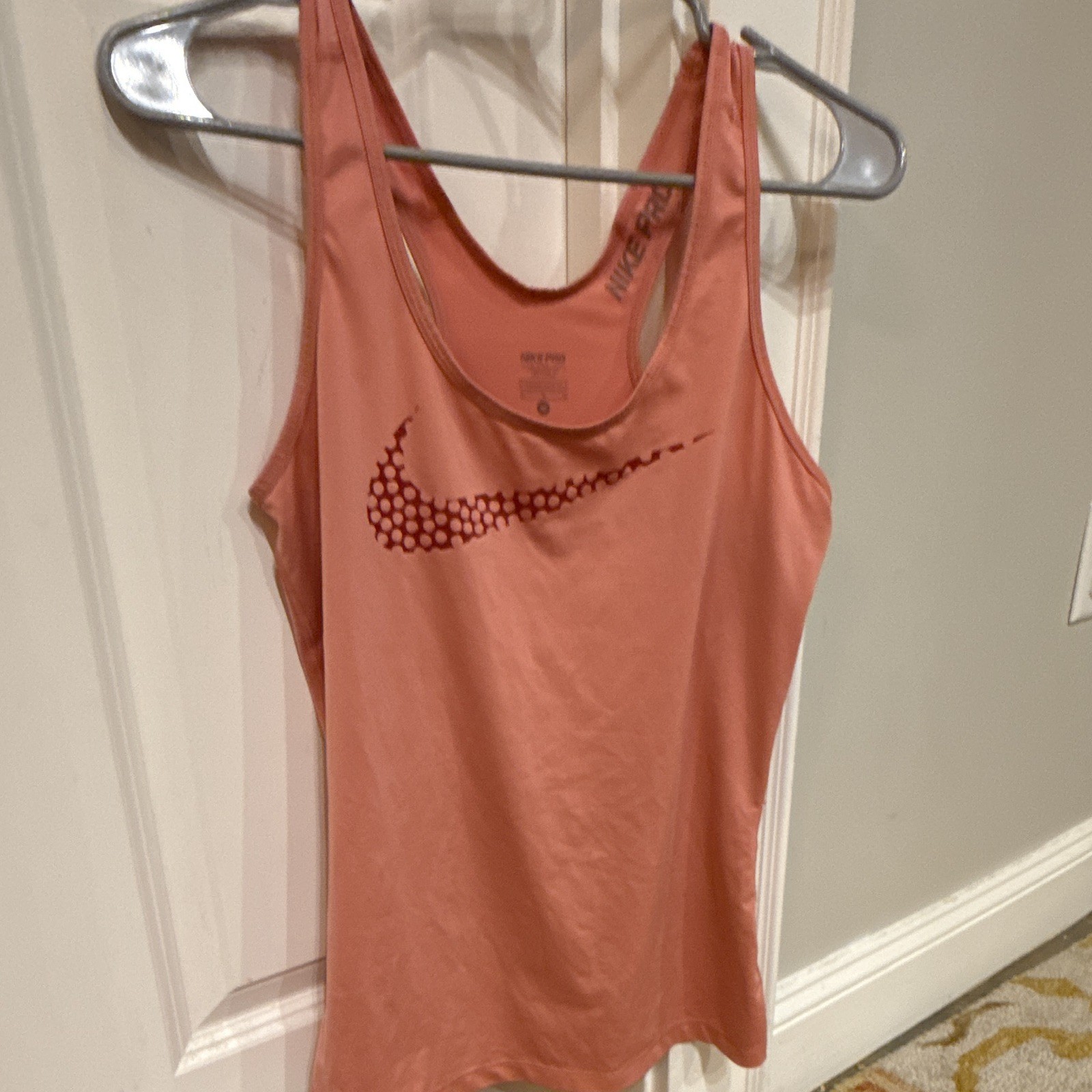 Nike Pro Pink Solid Racerback Tank Top Women’s M Athletic Stretch Scoop Neck