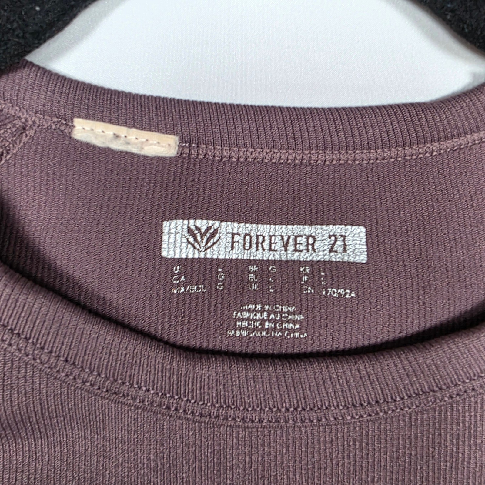 Forever 21 Active Ribbed Seamless Long Sleeve Crop Top Large Mauve w/ Thumbhole