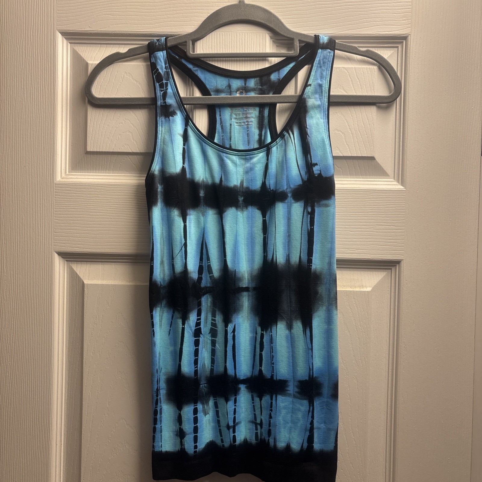 Nikibiki Tank Top Womens S/M Blue Tie Dye Athletic Stretch Racerback Seamless