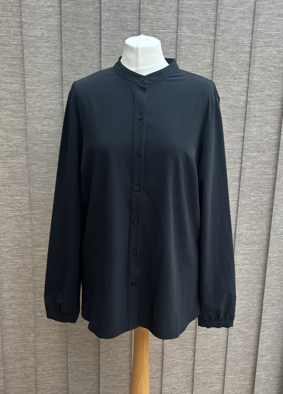 Rohan Azul Shirt BNWOT Women’s Size 14 Sun Protective UPF 40 Seersucker