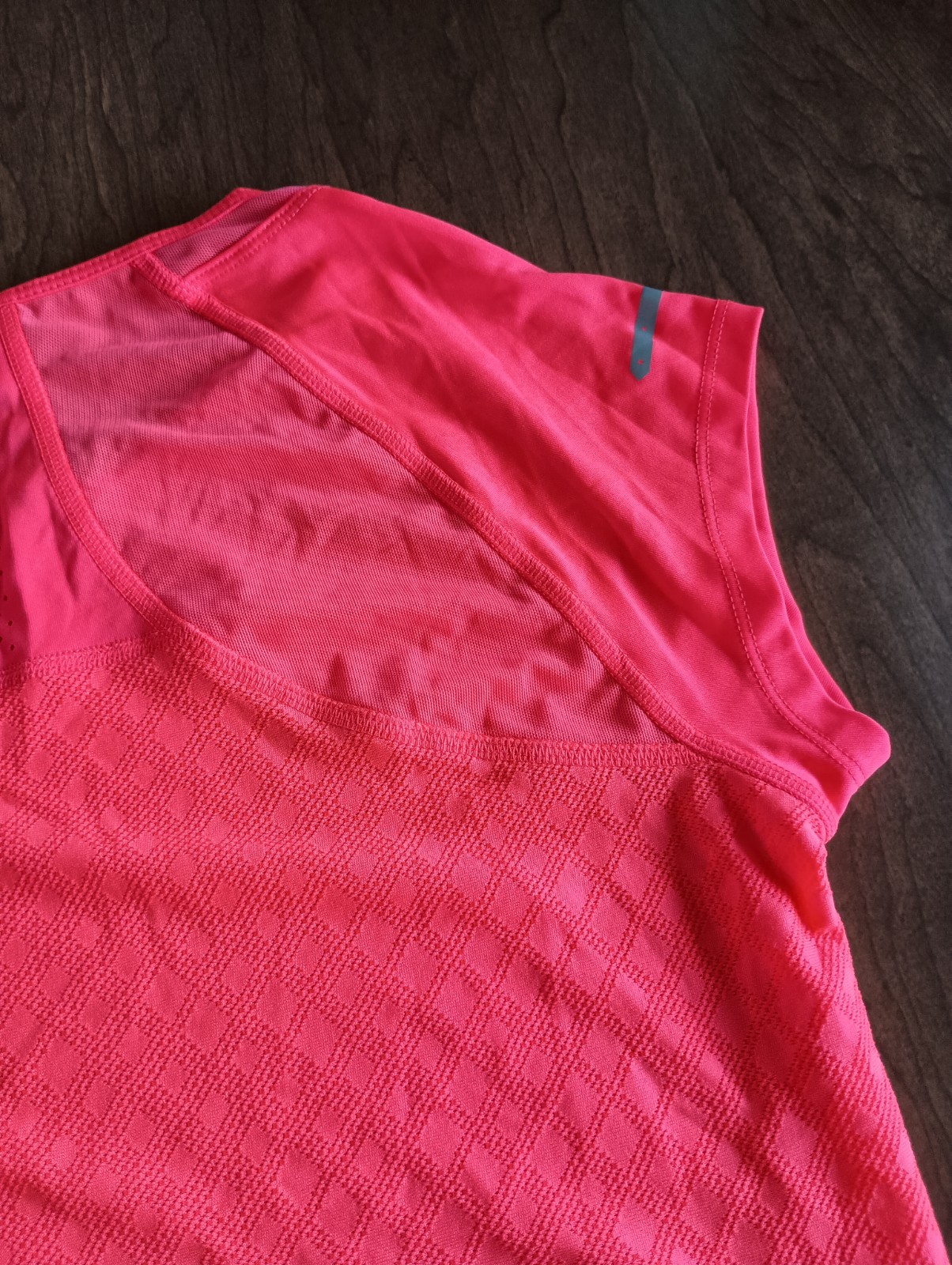 Champion Women’s Polyester Mesh Inserts Short Sleeve Activewear Shirt Medium