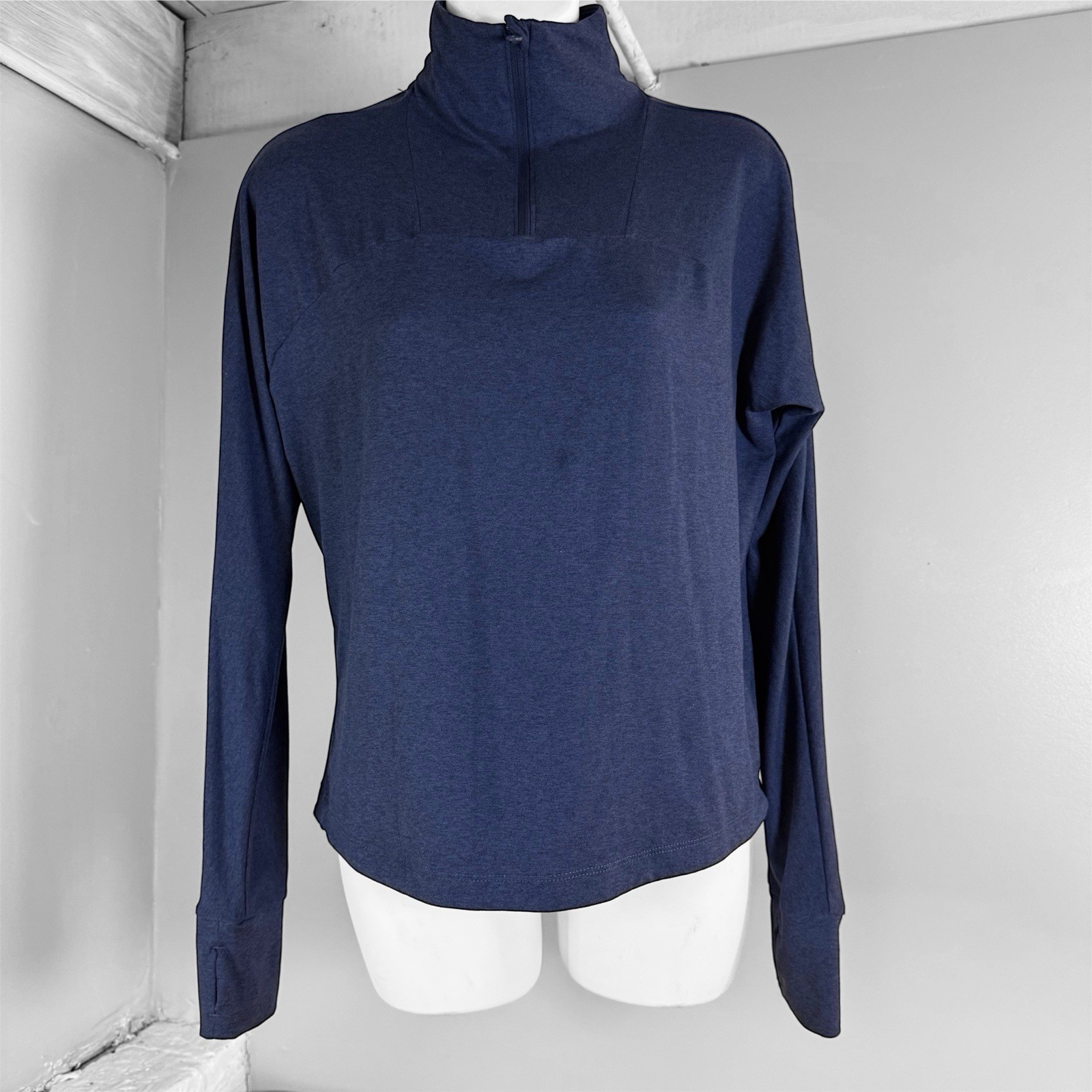 Layer 8 Sport Womens Size Medium Pullover Medium Zip Long Sleeve Blue