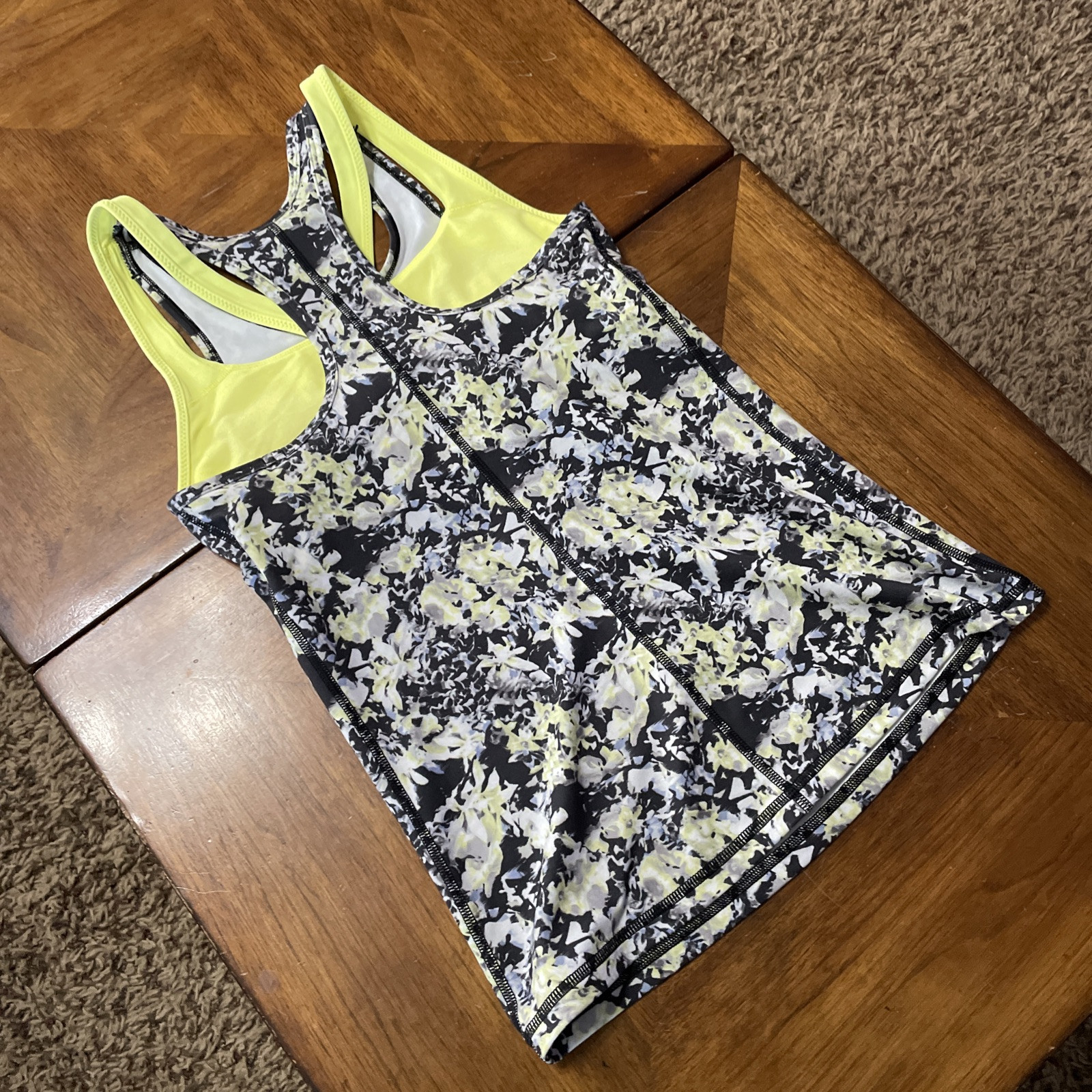 Lululemon Inspiration Tank Top Gray Green Athletic Yoga Gym Racerback Women’s 4