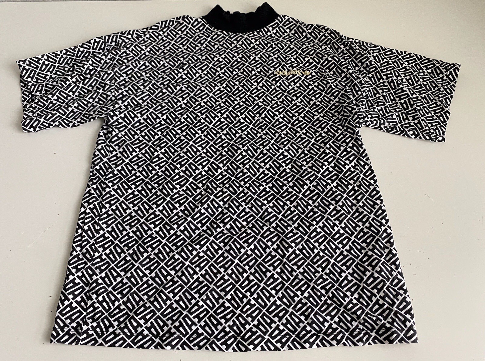 Adidas Black & White Allover Print Short Sleeve AOP Tee Shirt Women’s Sz XS