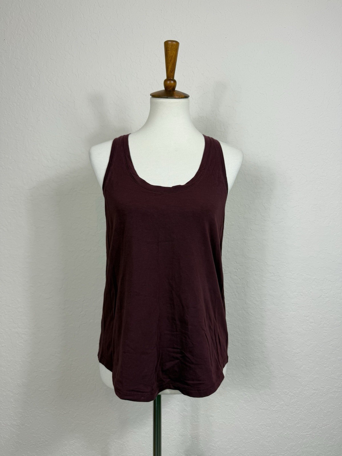 Lululemon Racerback Tank Top Size 6 Womens Scoop Neck Burgundy