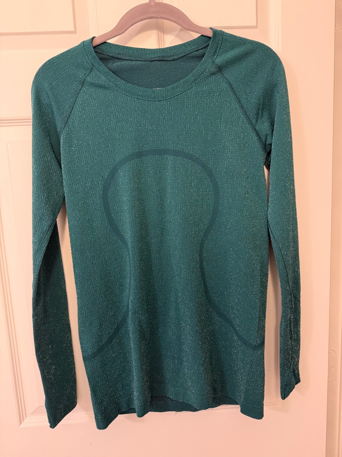 Lululemon Swiftly Tech Long-Sleeve Hip Length Shirt Size 8