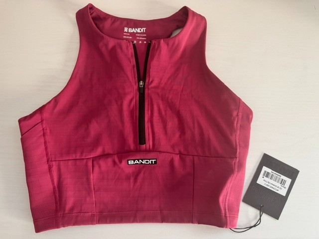 Bandit Running Zip Front Crop Top
