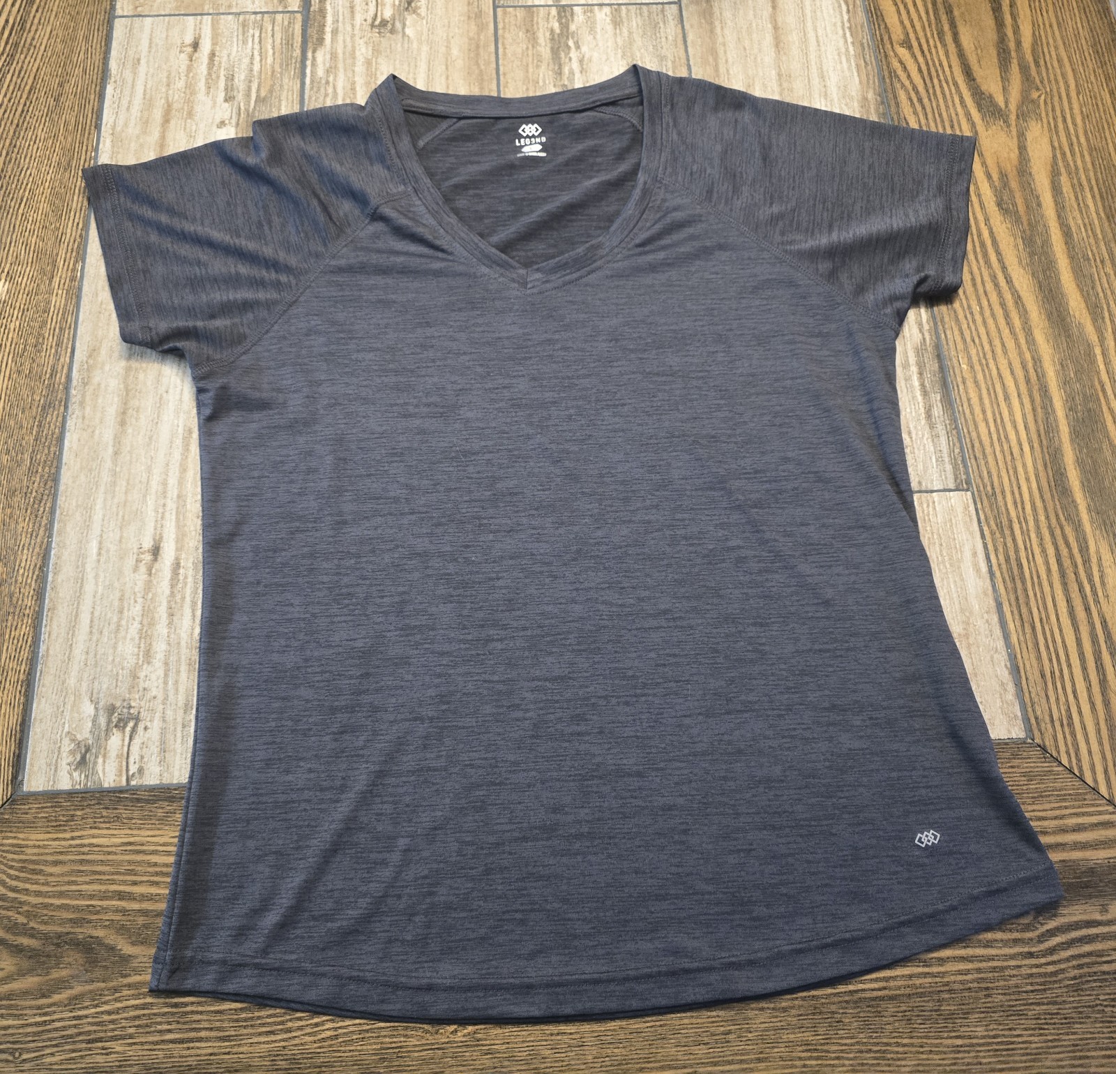 LEG3ND Women’s Athletic Tee Large Gray V-Neck Short Sleeve Performance Workout