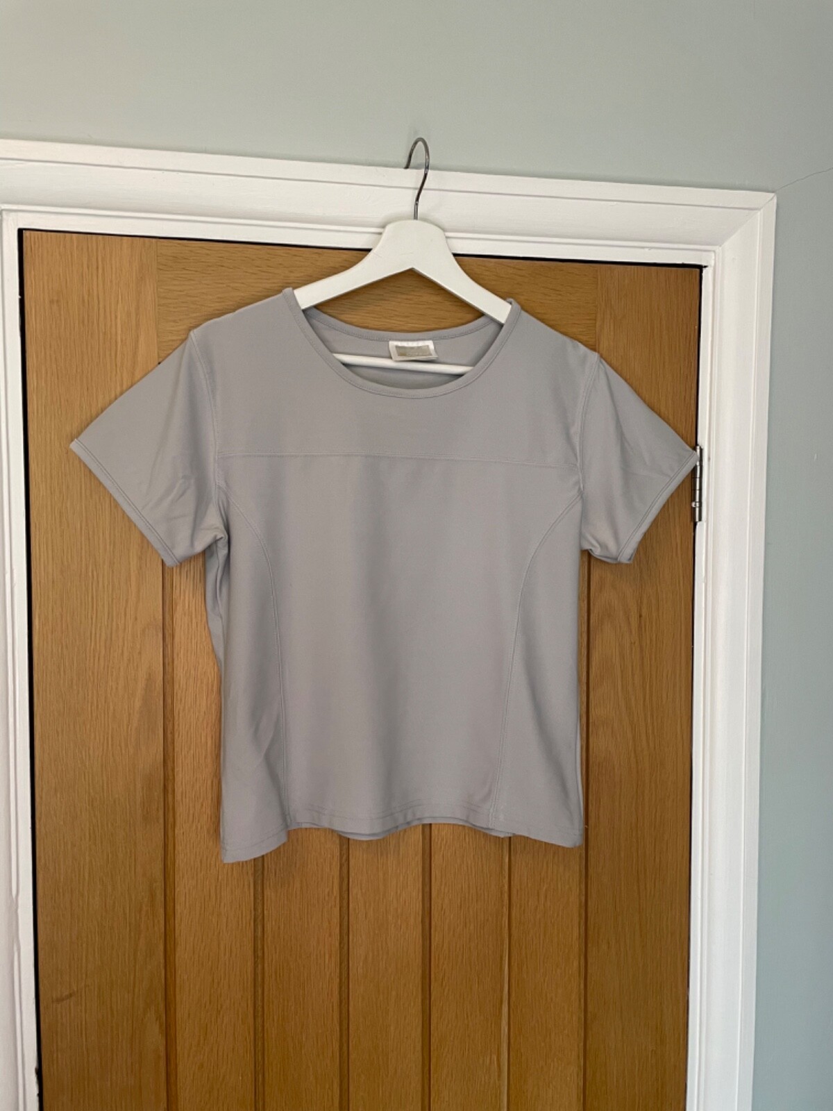 RODEO LADIES SPORTS TOP SILVER GREY SIZE 14/16 GYM WORKOUT GREAT CONDITION