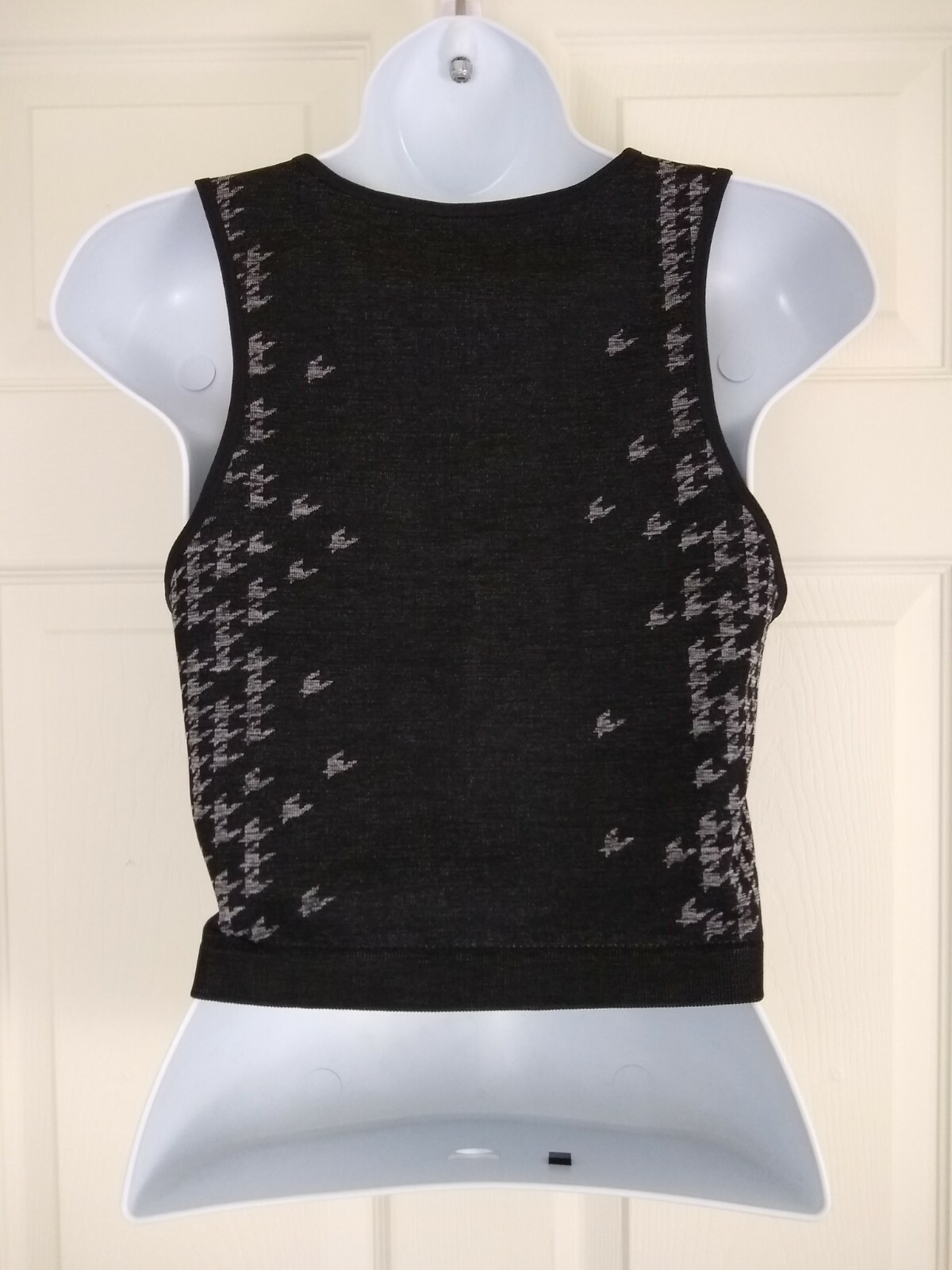 Fabletics Francis Seamless Crop Top Size XL Sleeveless High Neck Top NWT