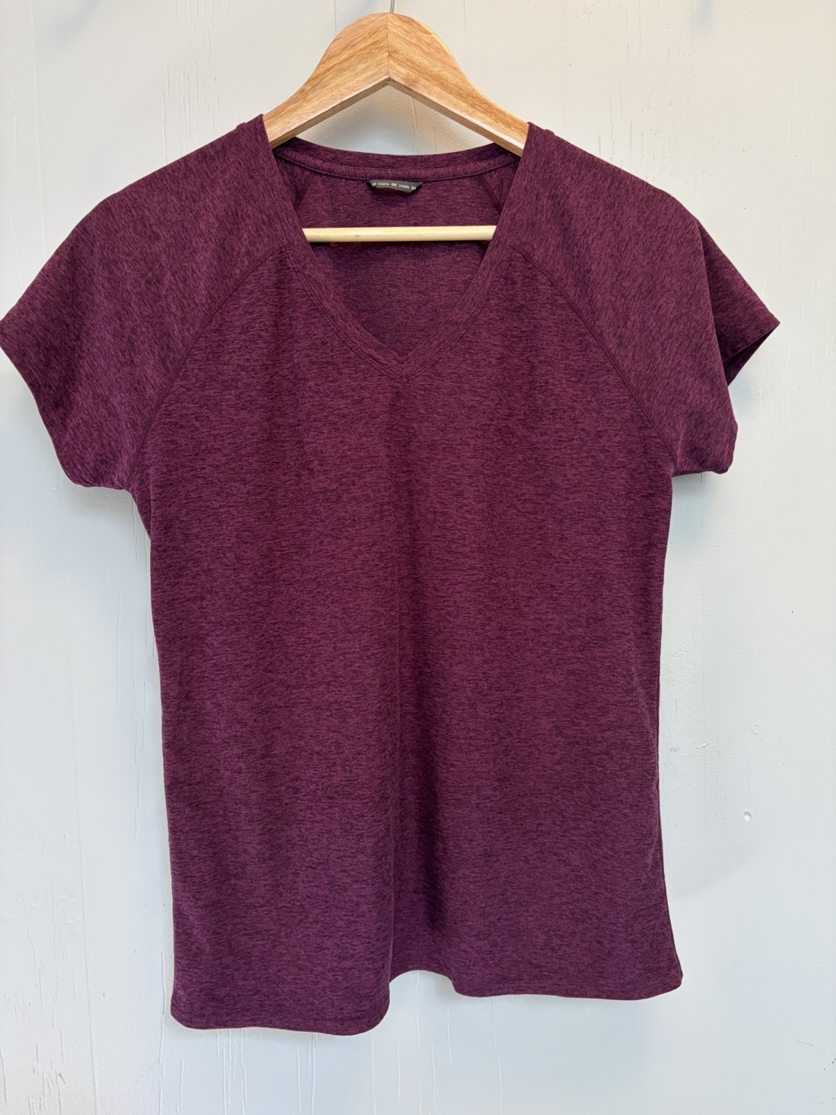 Oiselle Women’s Purple Heathered V-Neck Raglan Short Sleeve Tee – Size 6