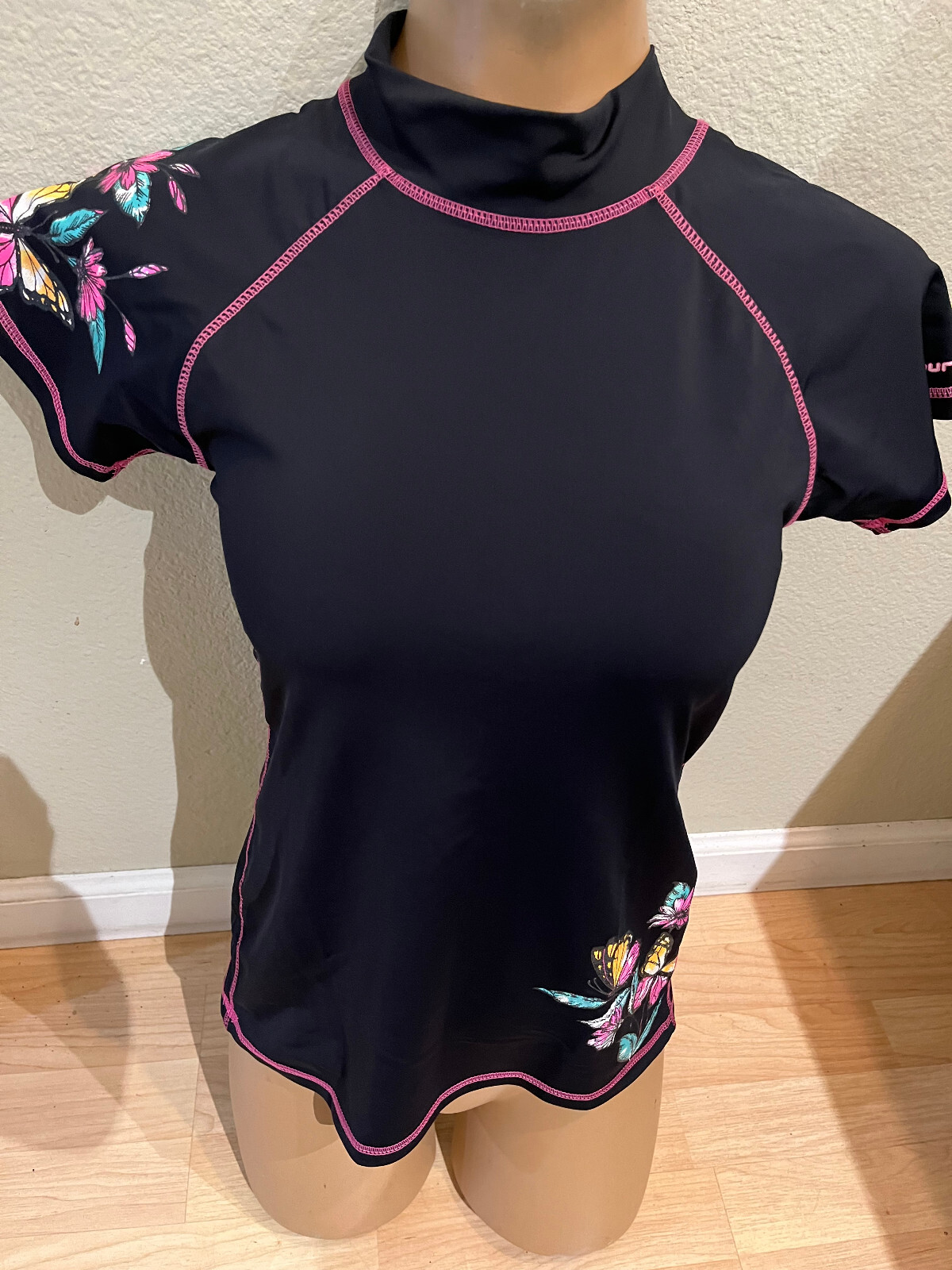 Burnside Women’s Sz S Black Floral Short Sleeve Swim Tee Rash Guard Top