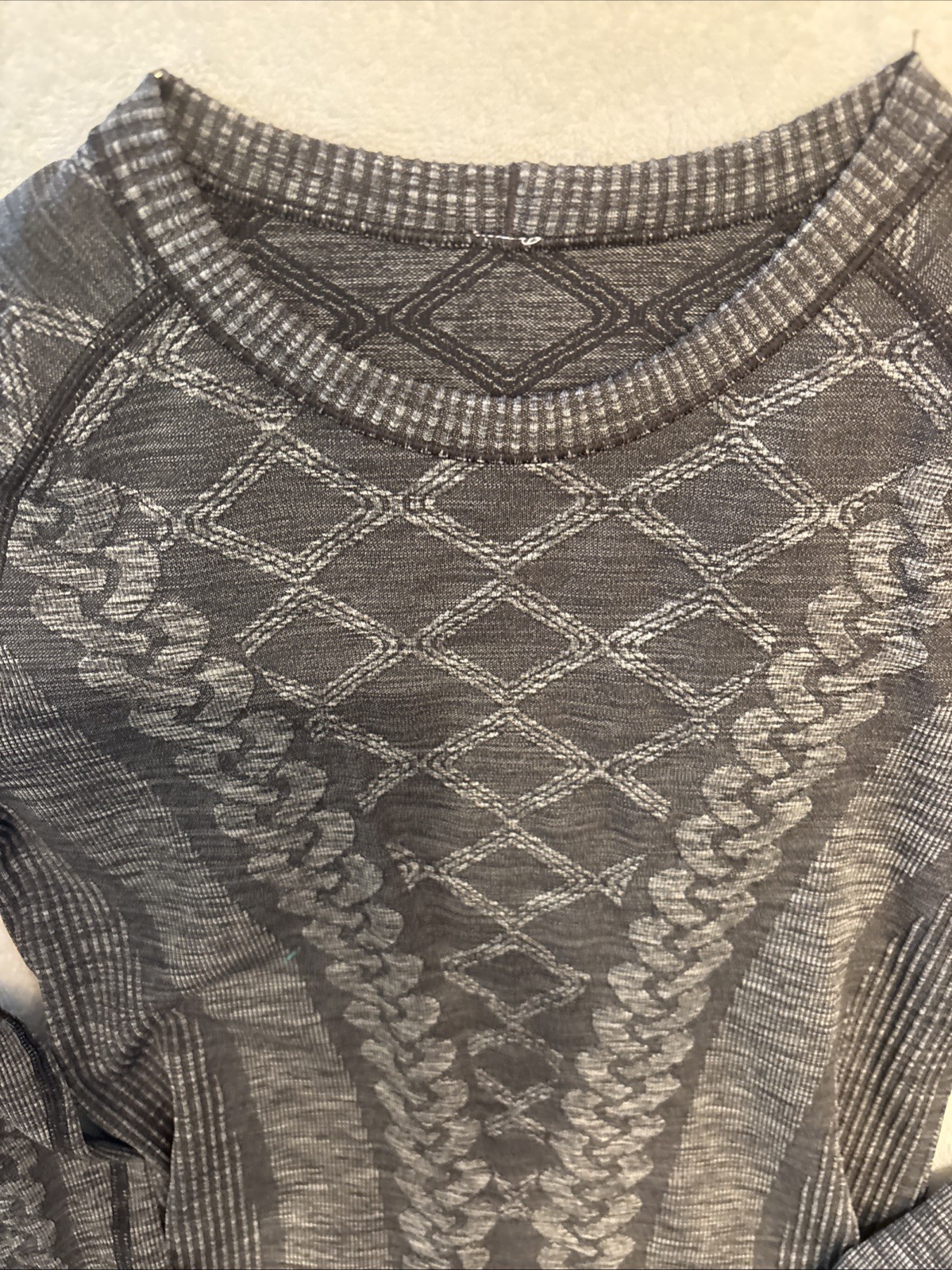 Lululemon Top Womens 6 Rest Less Pullover Geometric Cable Knit Thumb Holes