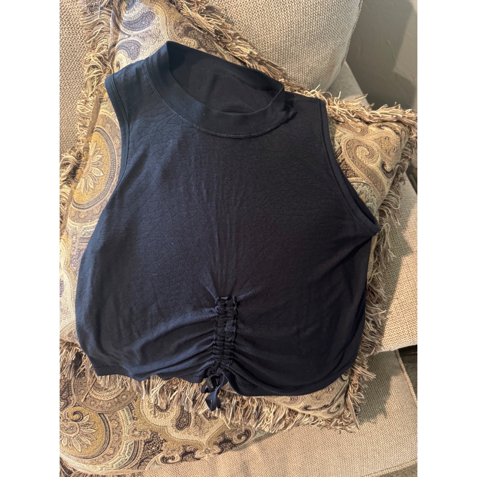 Lululemon Black Jacquard Cinched Front Crop Tank Top Mock Neck Sleeveless Womens