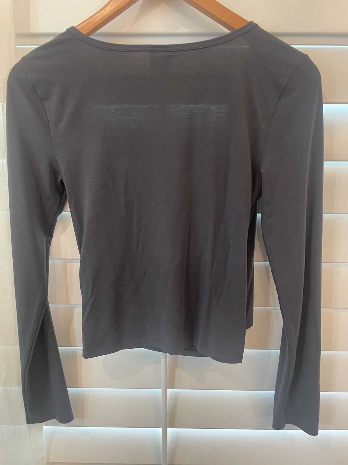 Athleta Petite Gray Cropped Wrap Activewear Top Long Sleeve Size SP
