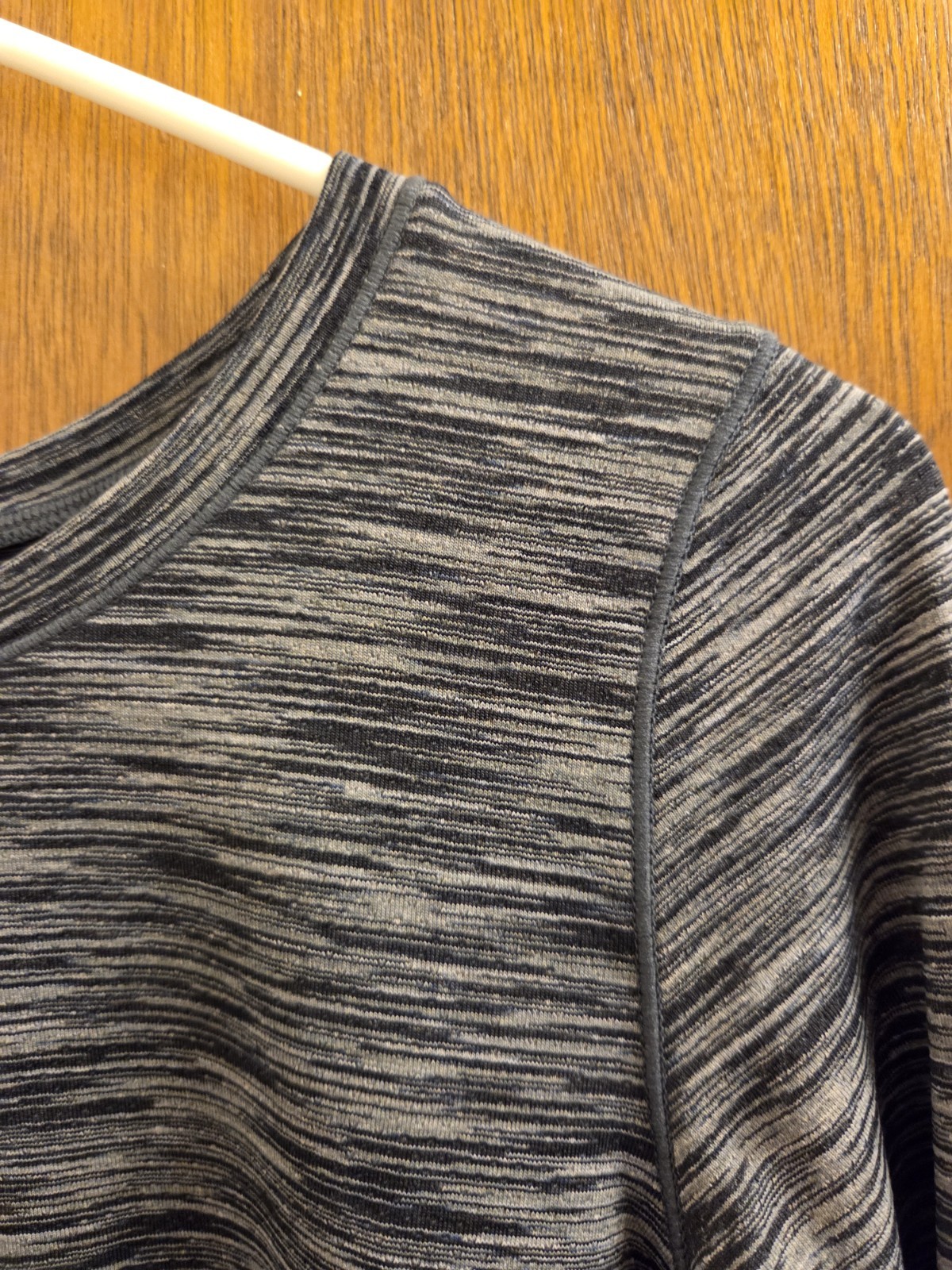 Zyia Active Womens Medium M Split Back Long Sleeve T New Nwt Thumbholes