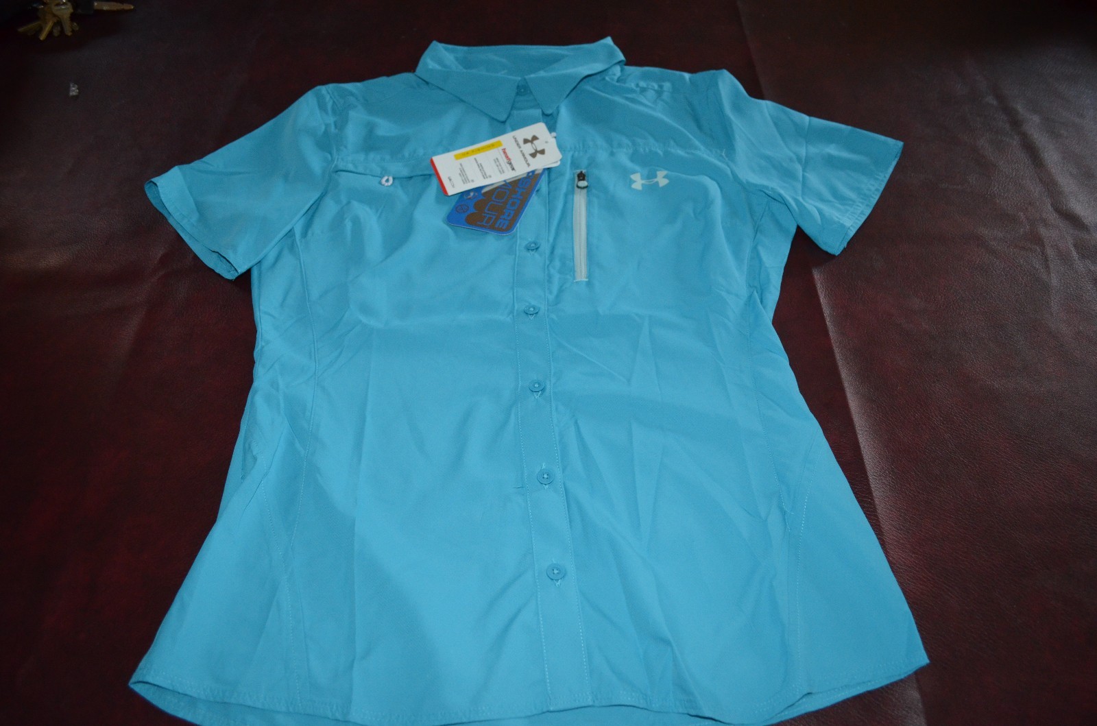 NWT MSRP $59 Women’s Under Armour Fishing Shirt Offshore Semi Fitted Heat Gear
