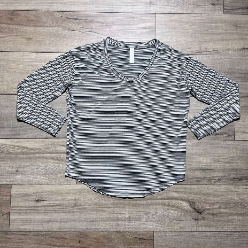 Athleta Womens Cloudlight Stratus Striped Top Size Small Black And White