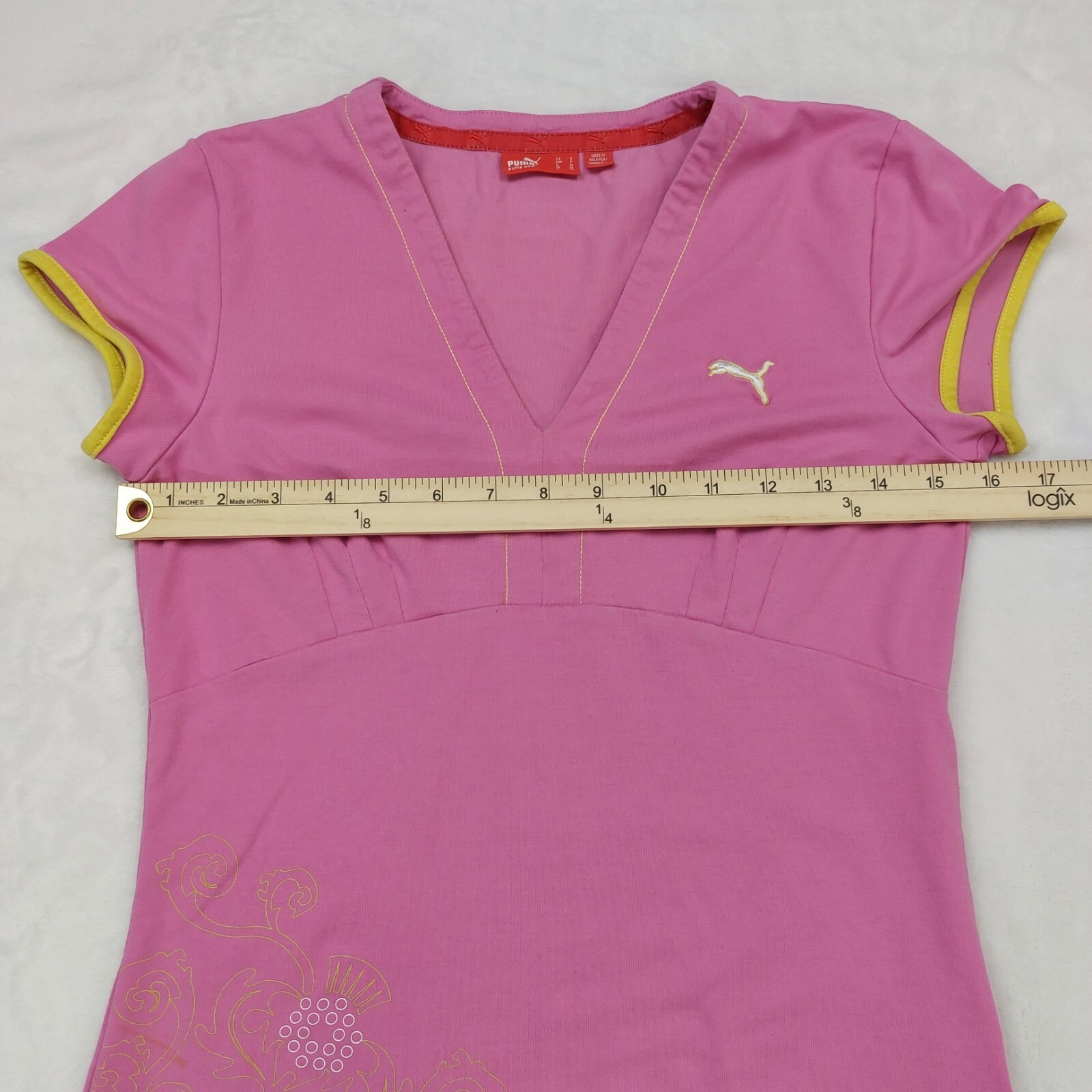 PUMA WOMEN’S PINK FLORAL DESIGN SHORT V-NECK SLEEVE ATHLETIC T-SHIRT SIZE SMALL