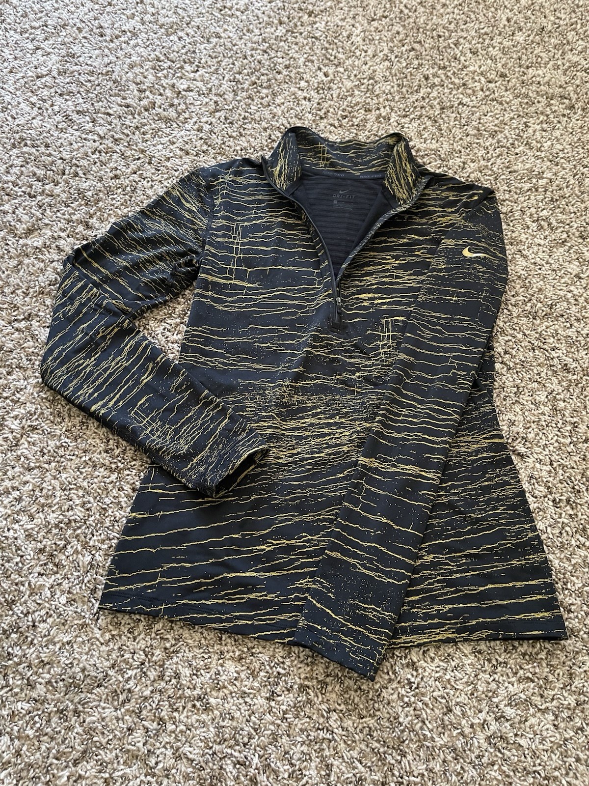 Nike Pro Dri-FIT Women’s 1/4 Zip Pullover Size L Black Gold Crackle Print Top