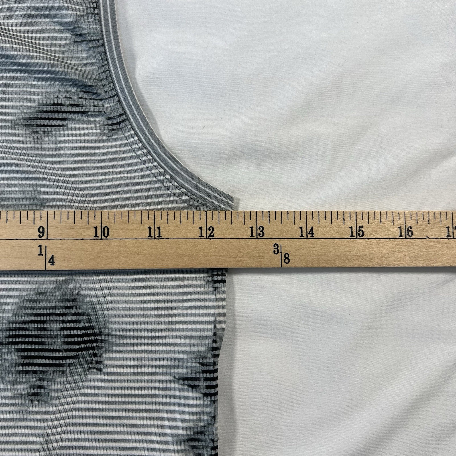 LuLuLemon Swiftly Tech 2.0 Racerback Tank Size 2 Shibori Stripe Graphite Grey