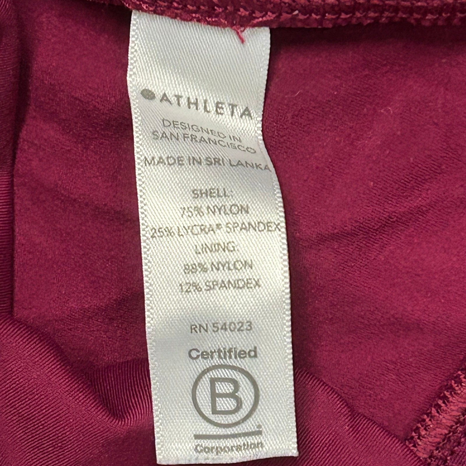 Athleta Quarter Zip Pullover Womens Size M Berry Pink Long Sleeve Thumbhole Yoga