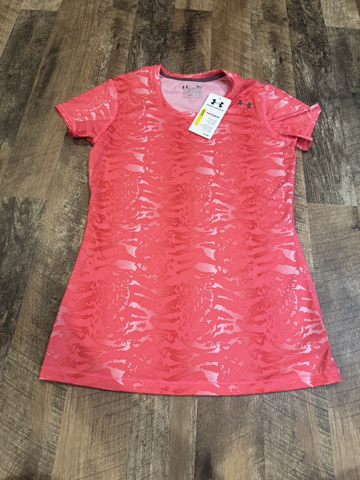 Under Armour Fitted Woman’s Heat Gear Compression Shirt Brand New $30