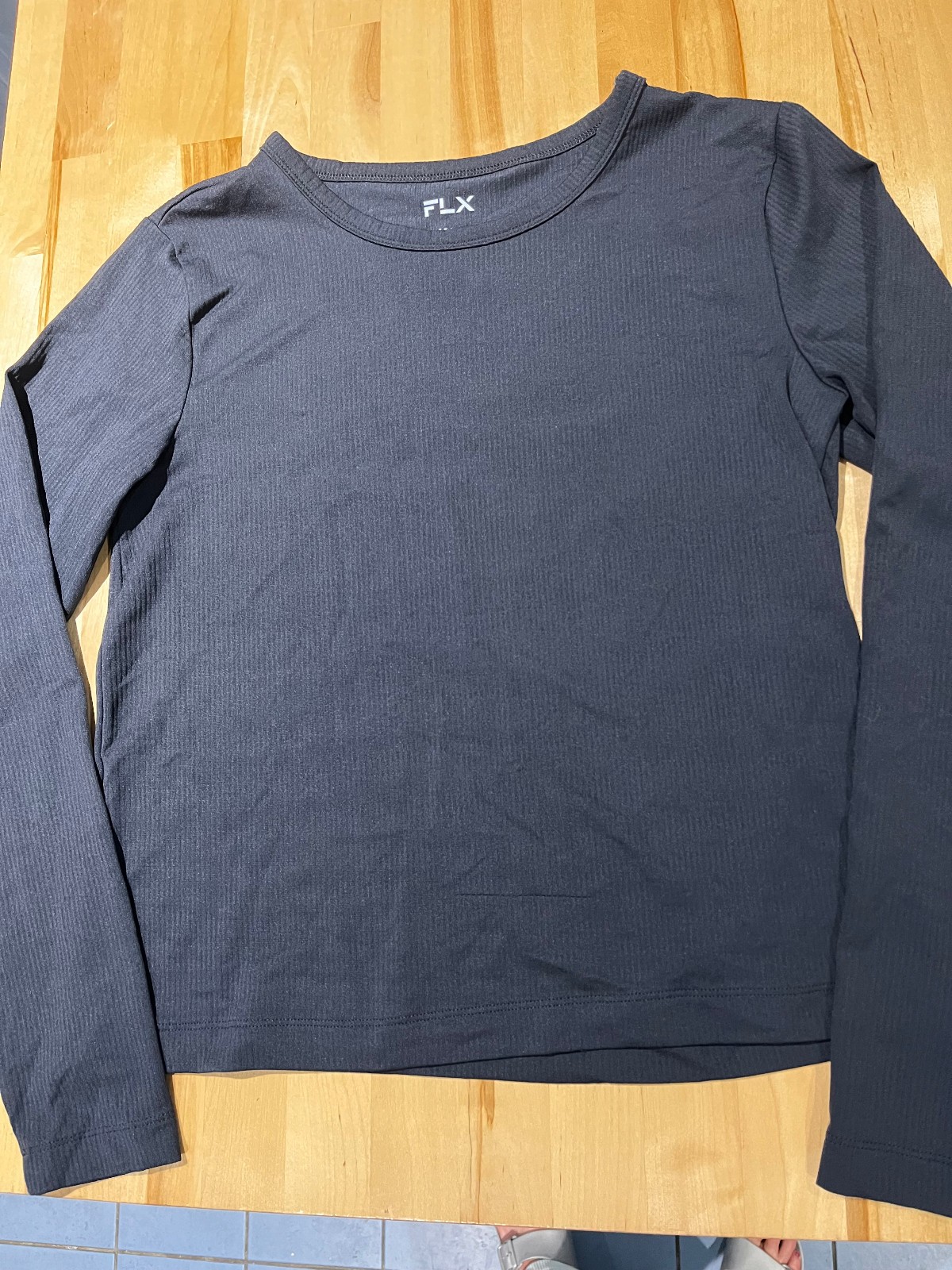 FLX Active Outdoor Long Sleeve Dark Gray Stretch Top – Women’s Jrs sz XL