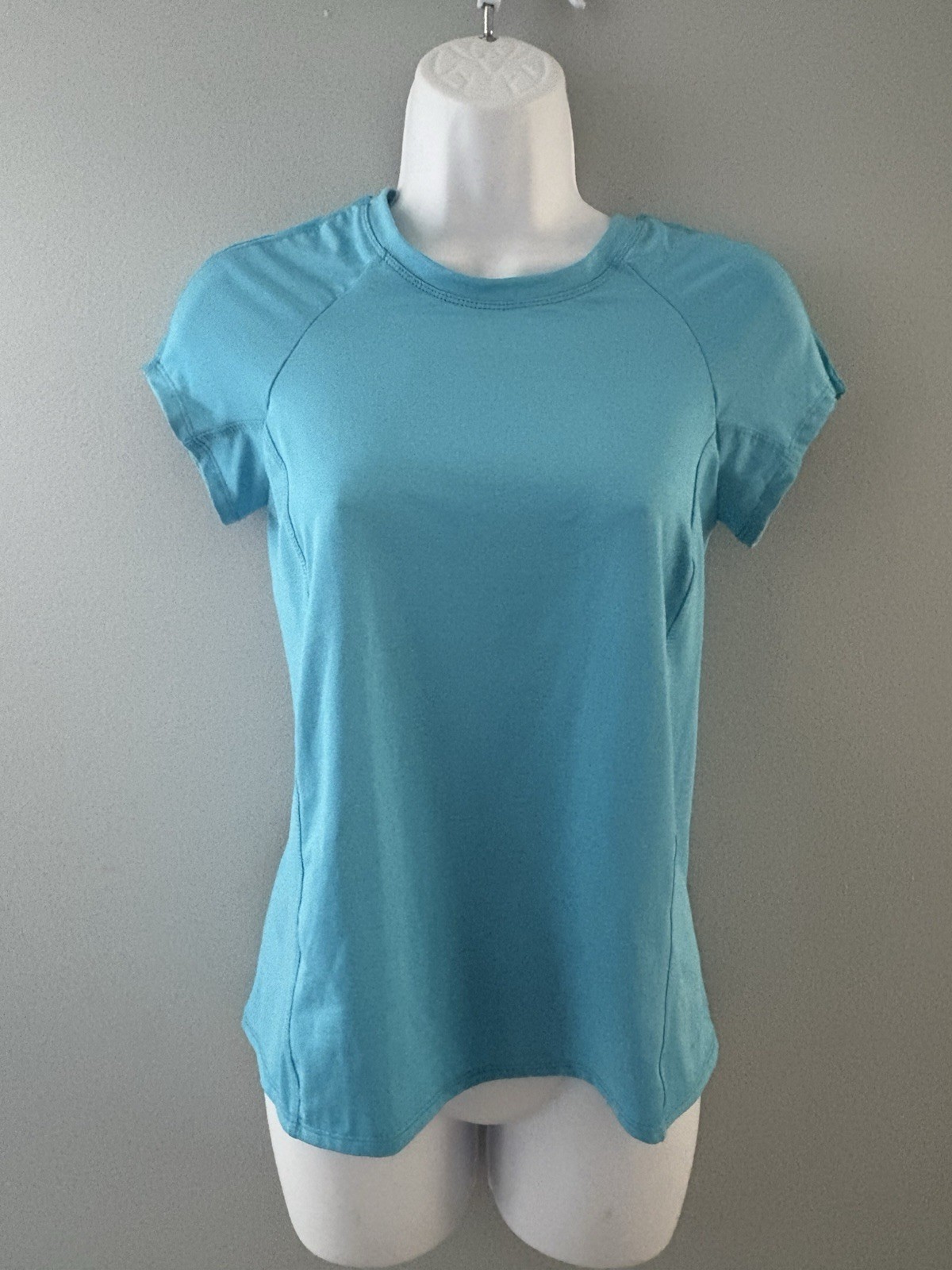 LUCKY IN LOVE Top Womens Small 4-6 Blue Split Back Tennis Golf Pickleball