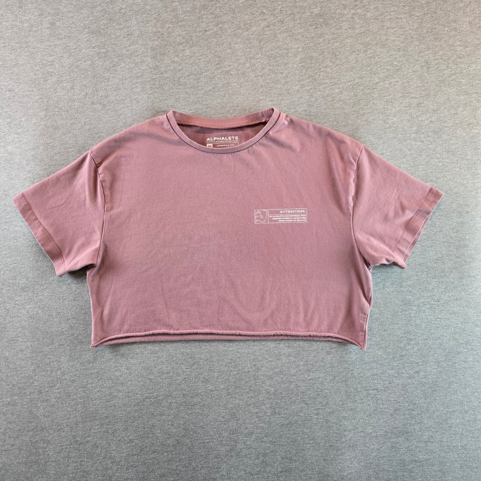 Alphalete Crop Top Womens Medium Mauve Lifestyle Fit Raw Hem Short Sleeve Tee