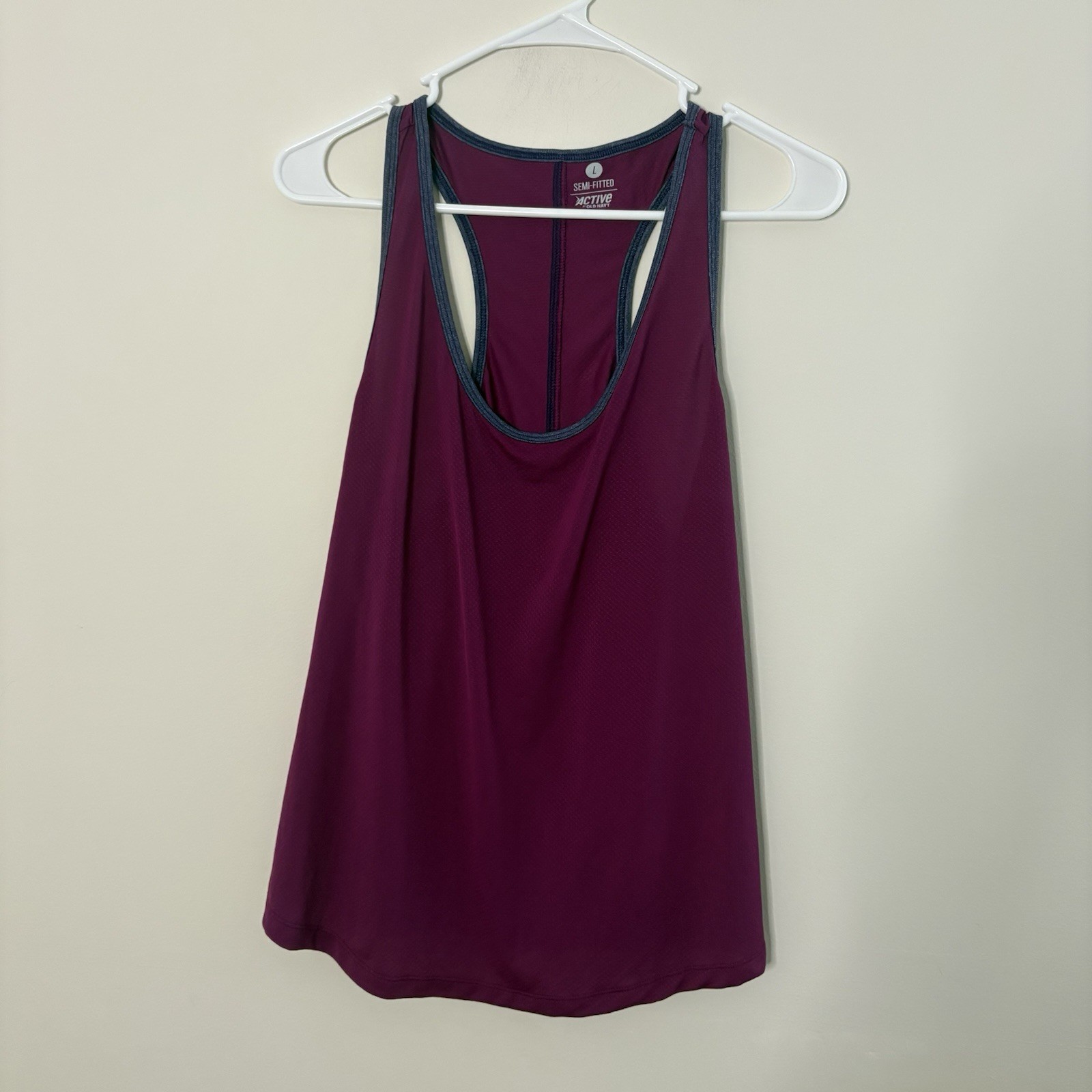 Old Navy Women’s Large Purple Tank Top Semi Fitted Breathable Gym Workout C7