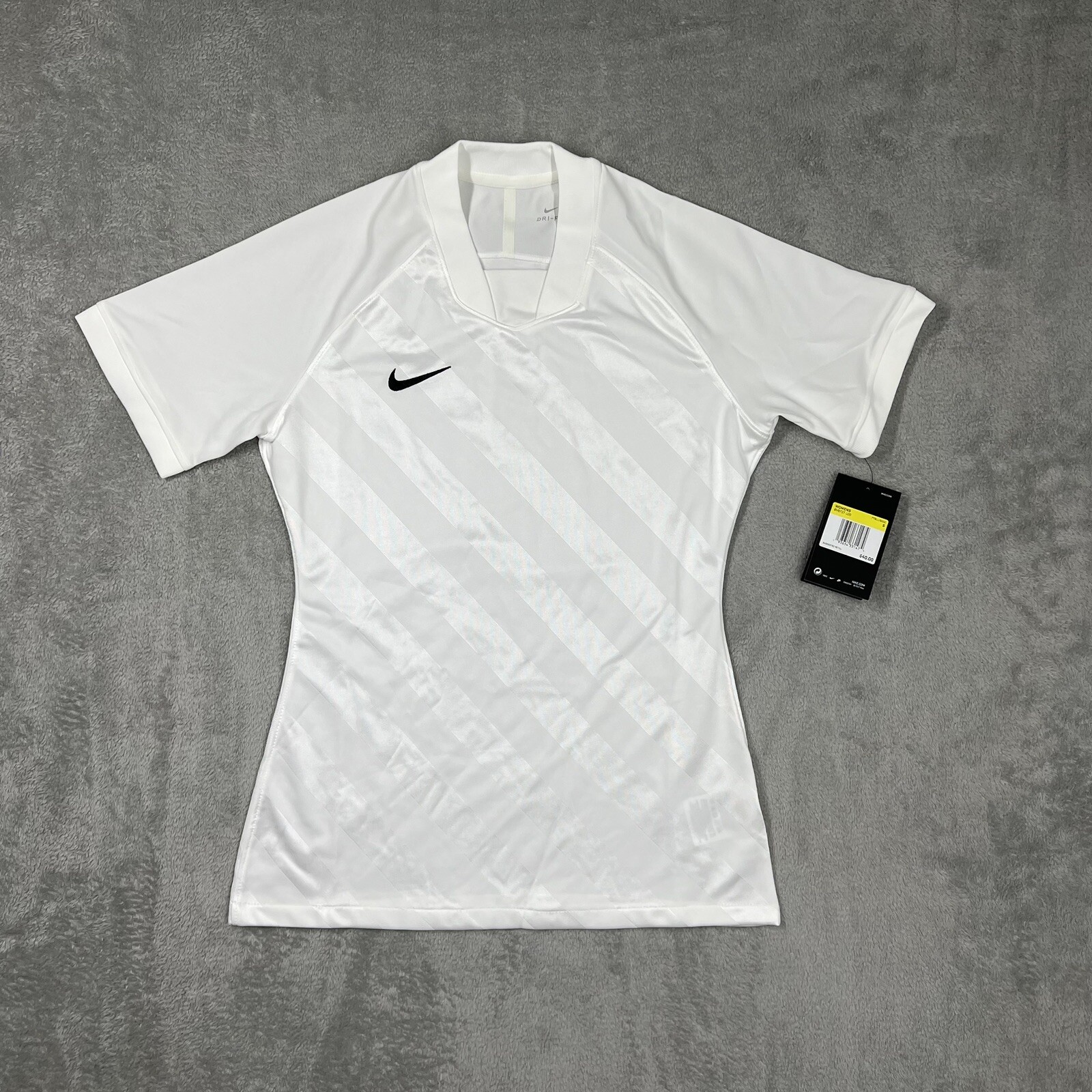 NWT Nike Soccer Jersey Shirt Women’s Small BV6727-100 Shadow Striped White
