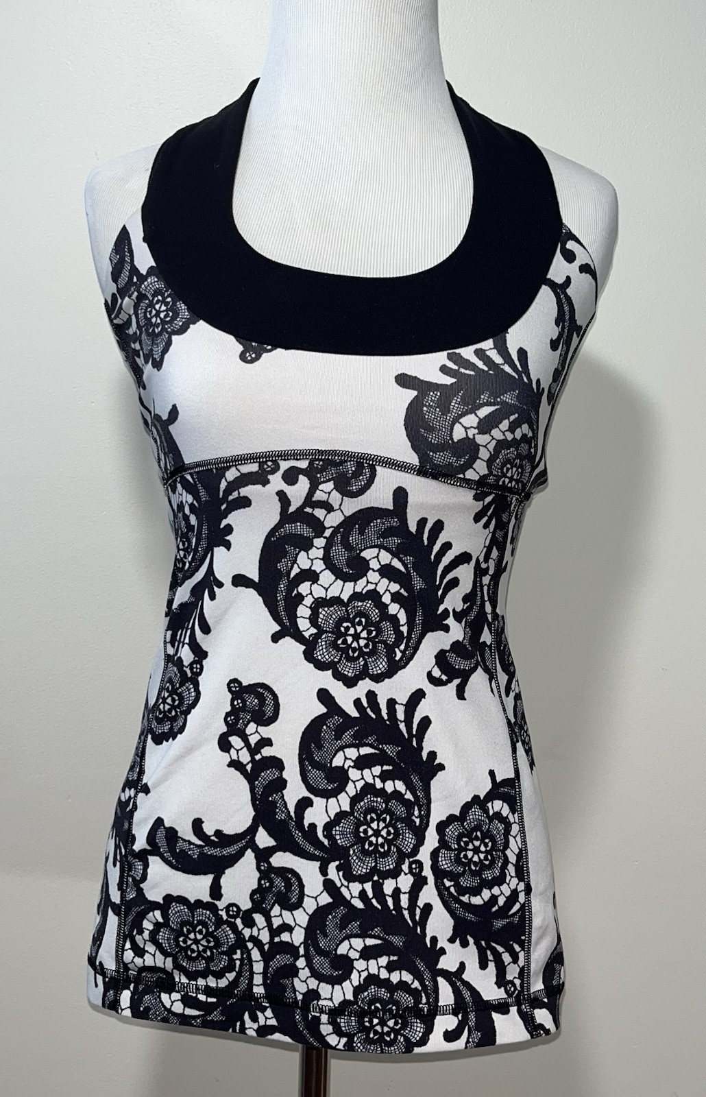 Lululemon Racerback Tank Black White Floral Lace Print Shelf Bra Athletic Yoga 6