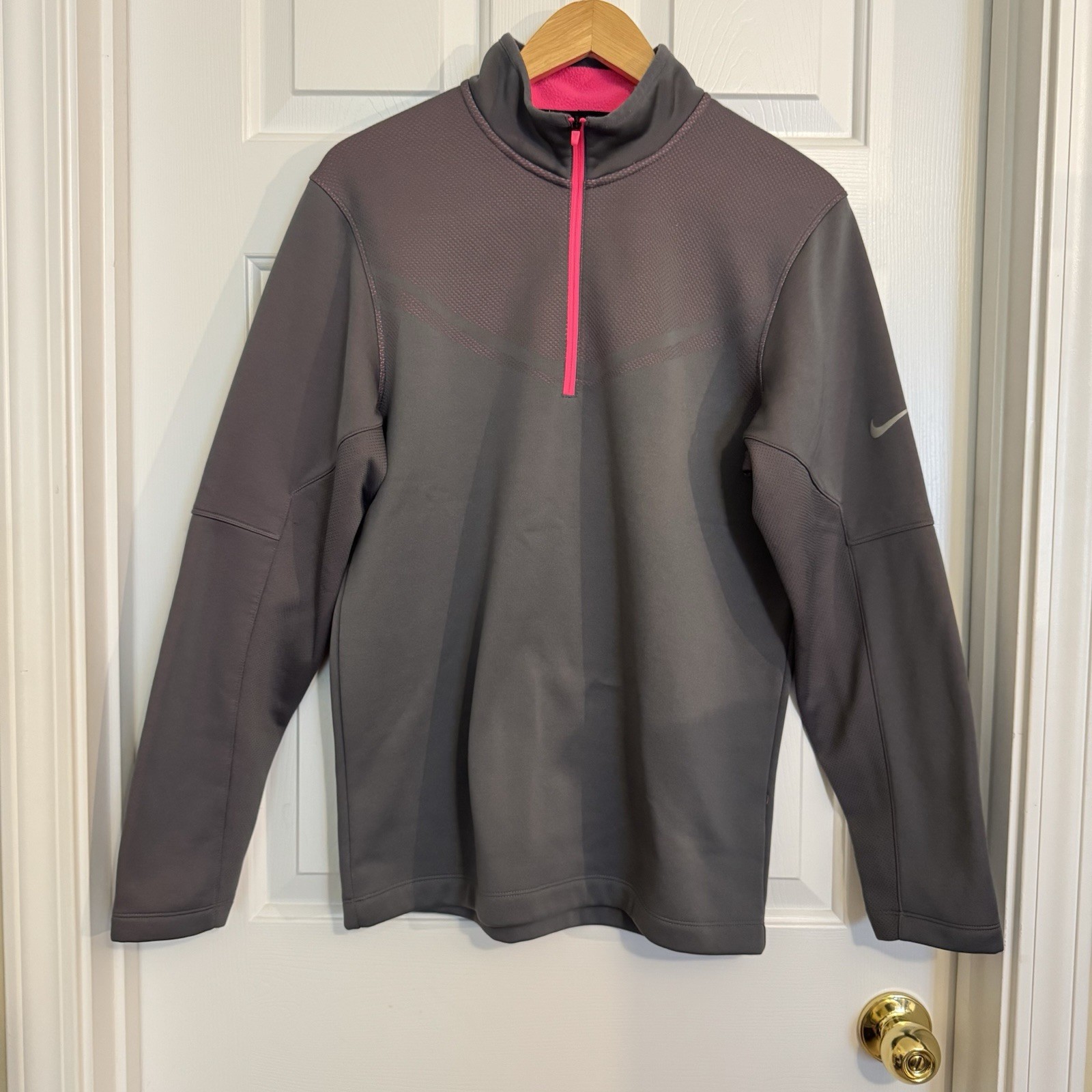 Nike Golf Therma-Fit 1/4 Zip Pullover Grey/Pink Sweatshirt Woman’s Size Small